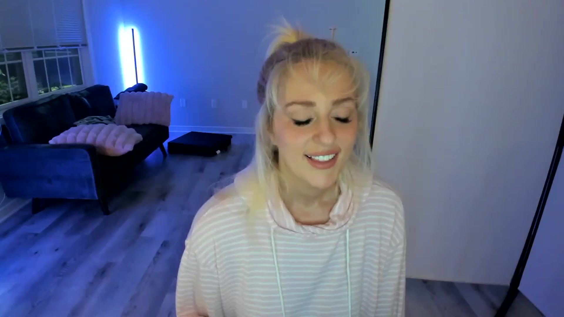Gallery image thumbnail from Milk_Party's myfreecams stream on, 07/04/2024, 02:33 image 15 of 20