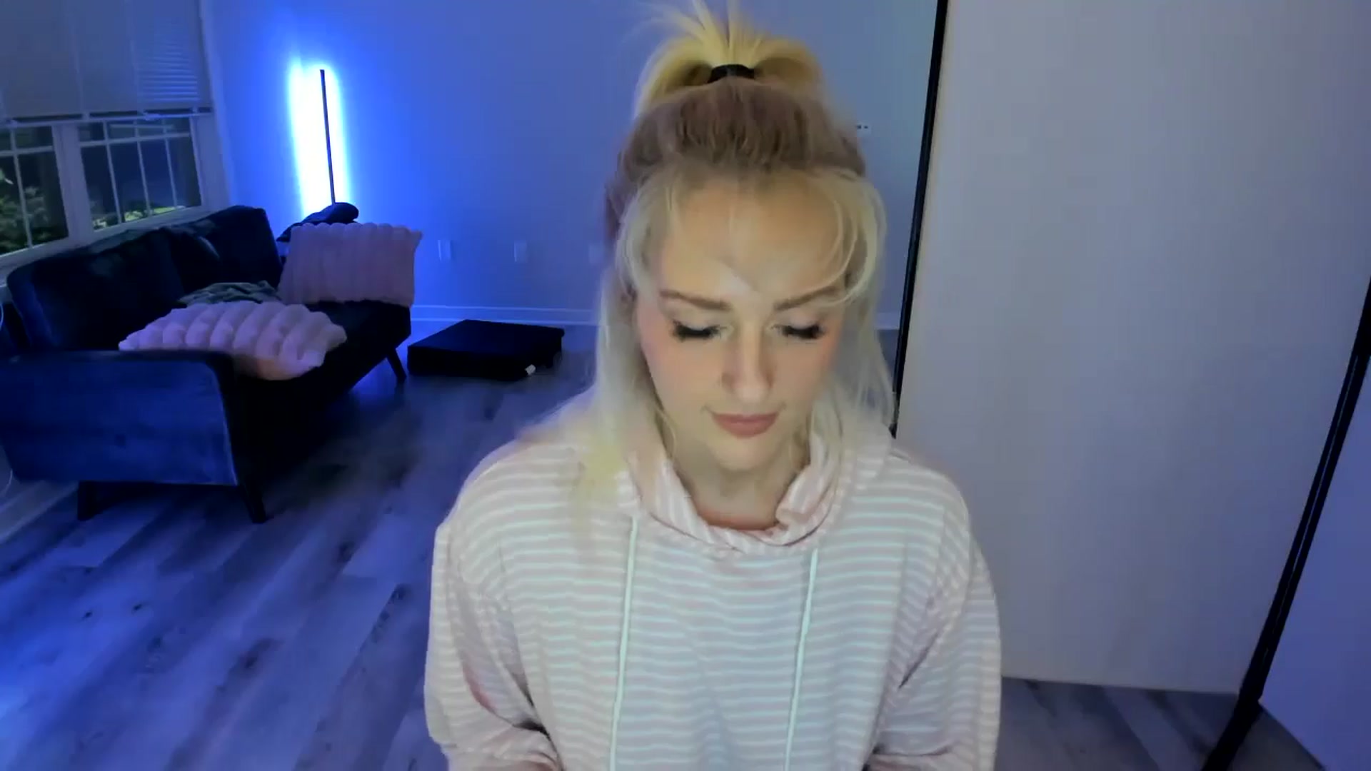Gallery image thumbnail from Milk_Party's myfreecams stream on, 07/04/2024, 02:33 image 17 of 20