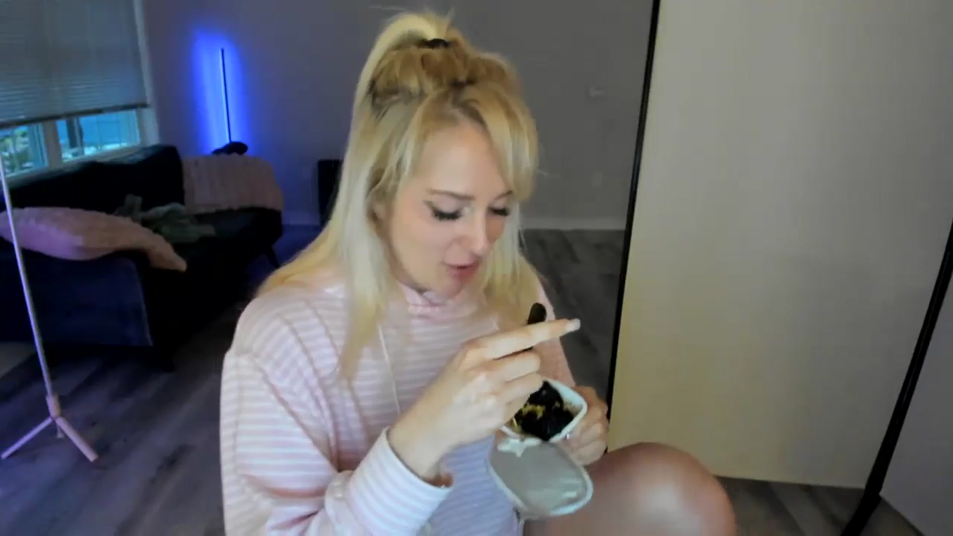 Gallery image thumbnail from Milk_Party's myfreecams stream on, 07/05/2024, 24:57 image 12 of 20