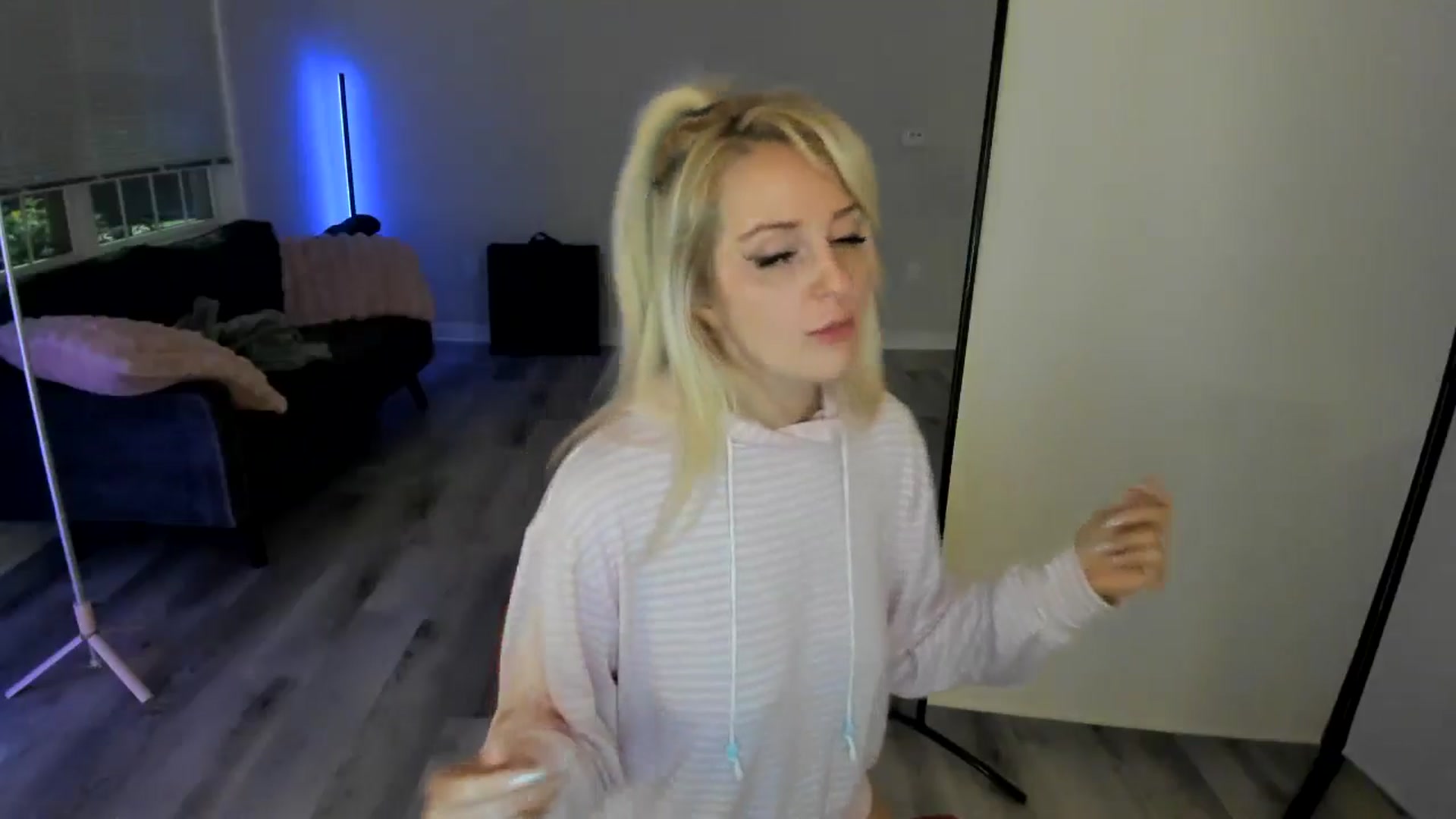 Gallery image thumbnail from Milk_Party's myfreecams stream on, 07/05/2024, 05:03 image 9 of 20