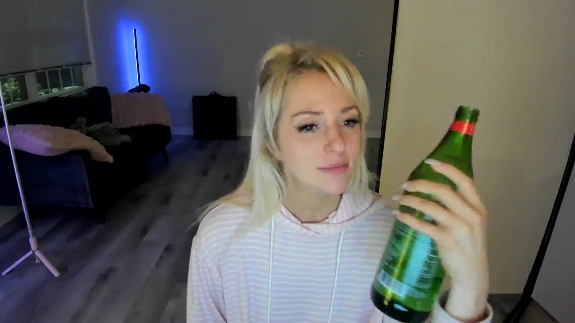 Gallery image thumbnail from Milk_Party's myfreecams stream on, 07/05/2024, 05:16 image 4 of 20
