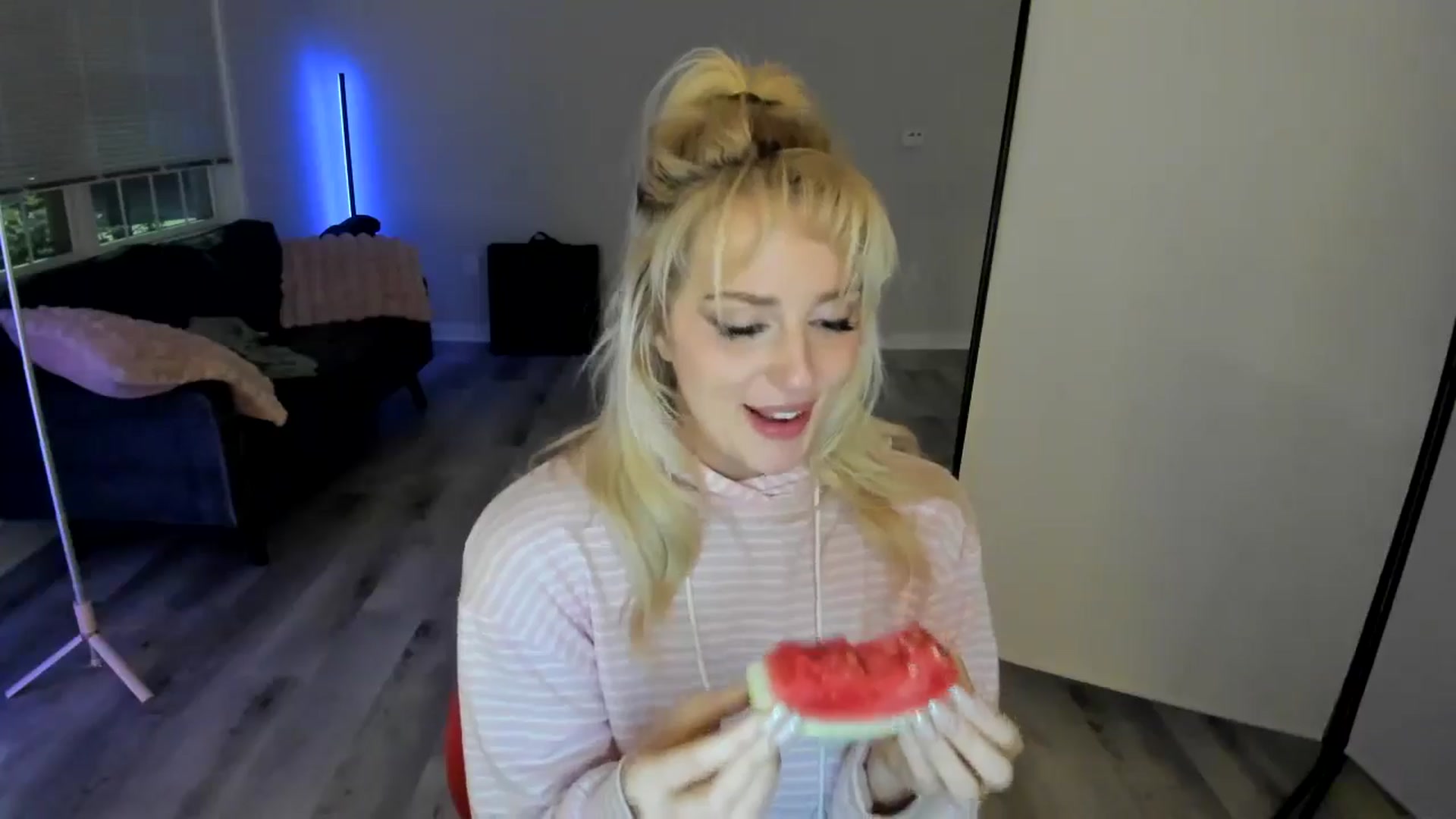 Gallery image thumbnail from Milk_Party's myfreecams stream on, 07/07/2024, 03:08 image 8 of 20