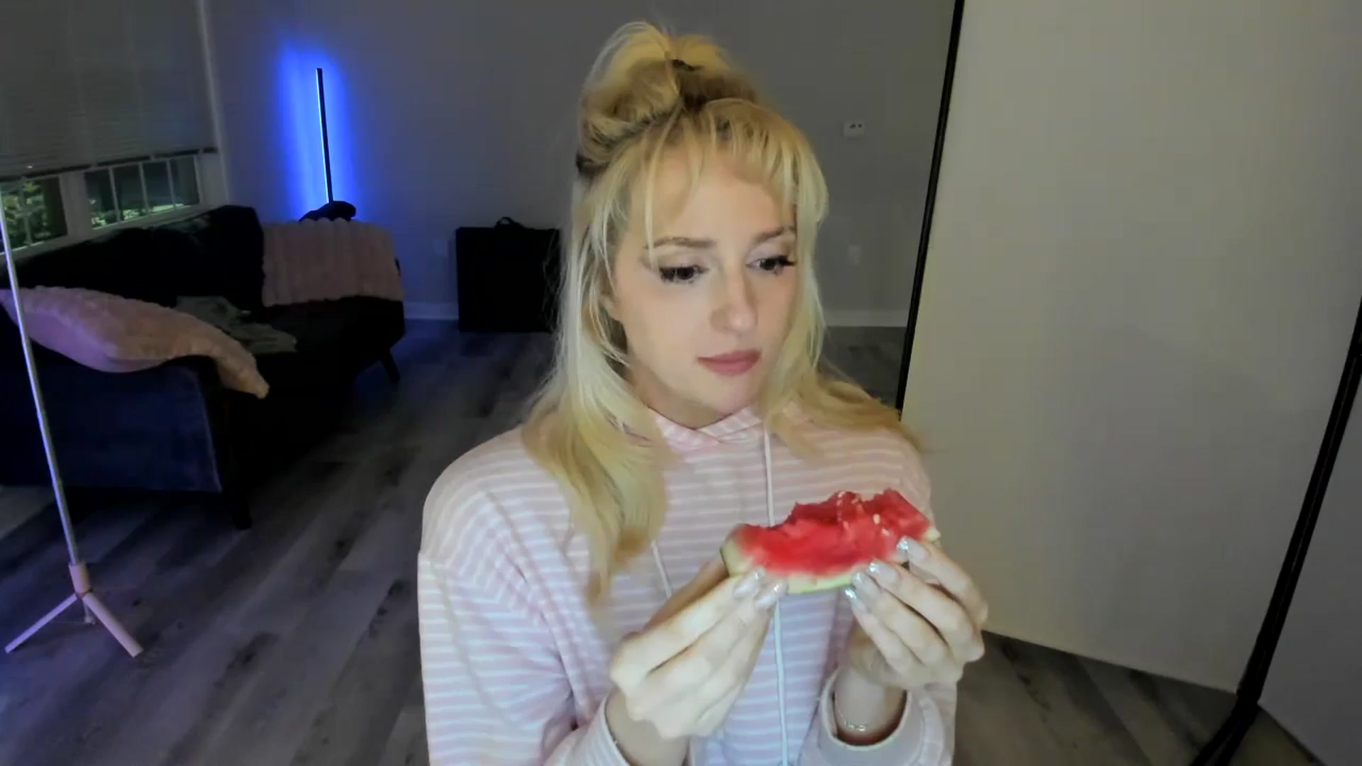 Gallery image thumbnail from Milk_Party's myfreecams stream on, 07/07/2024, 03:08 image 13 of 20