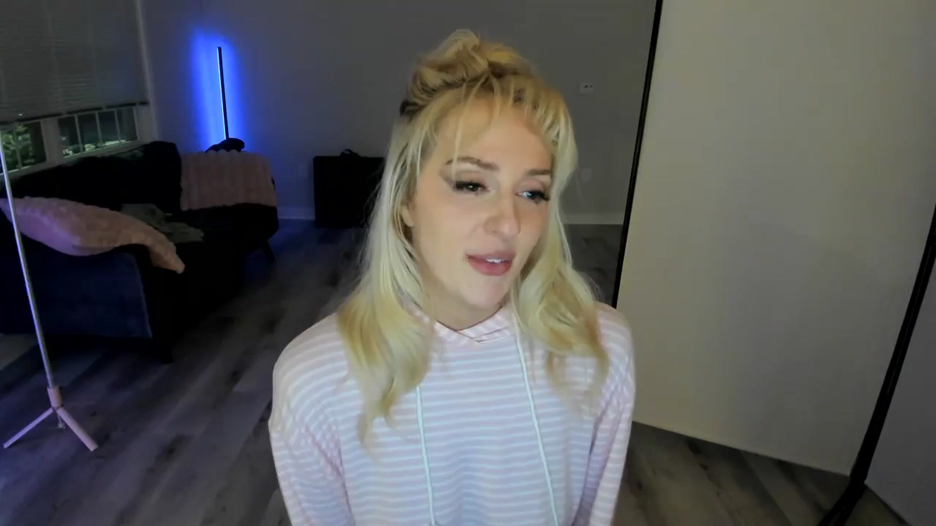 Gallery image thumbnail from Milk_Party's myfreecams stream on, 07/07/2024, 03:08 image 17 of 20