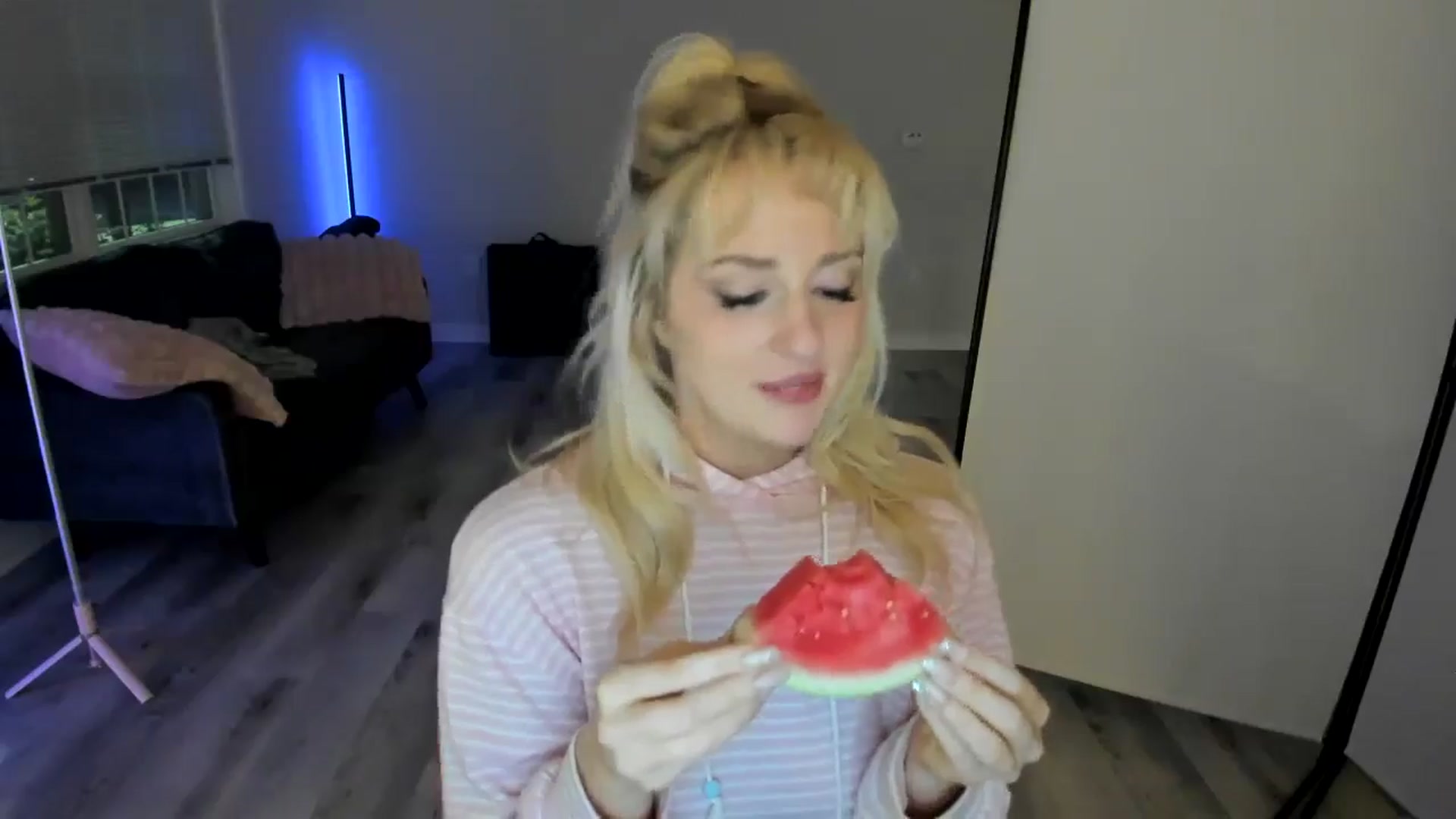 Gallery image thumbnail from Milk_Party's myfreecams stream on, 07/07/2024, 03:08 image 7 of 20