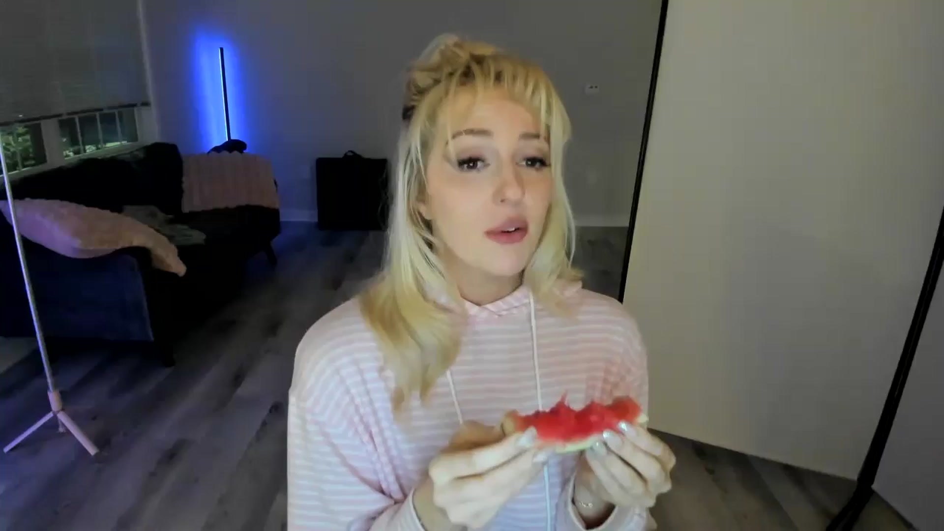 Gallery image thumbnail from Milk_Party's myfreecams stream on, 07/07/2024, 03:08 image 15 of 20