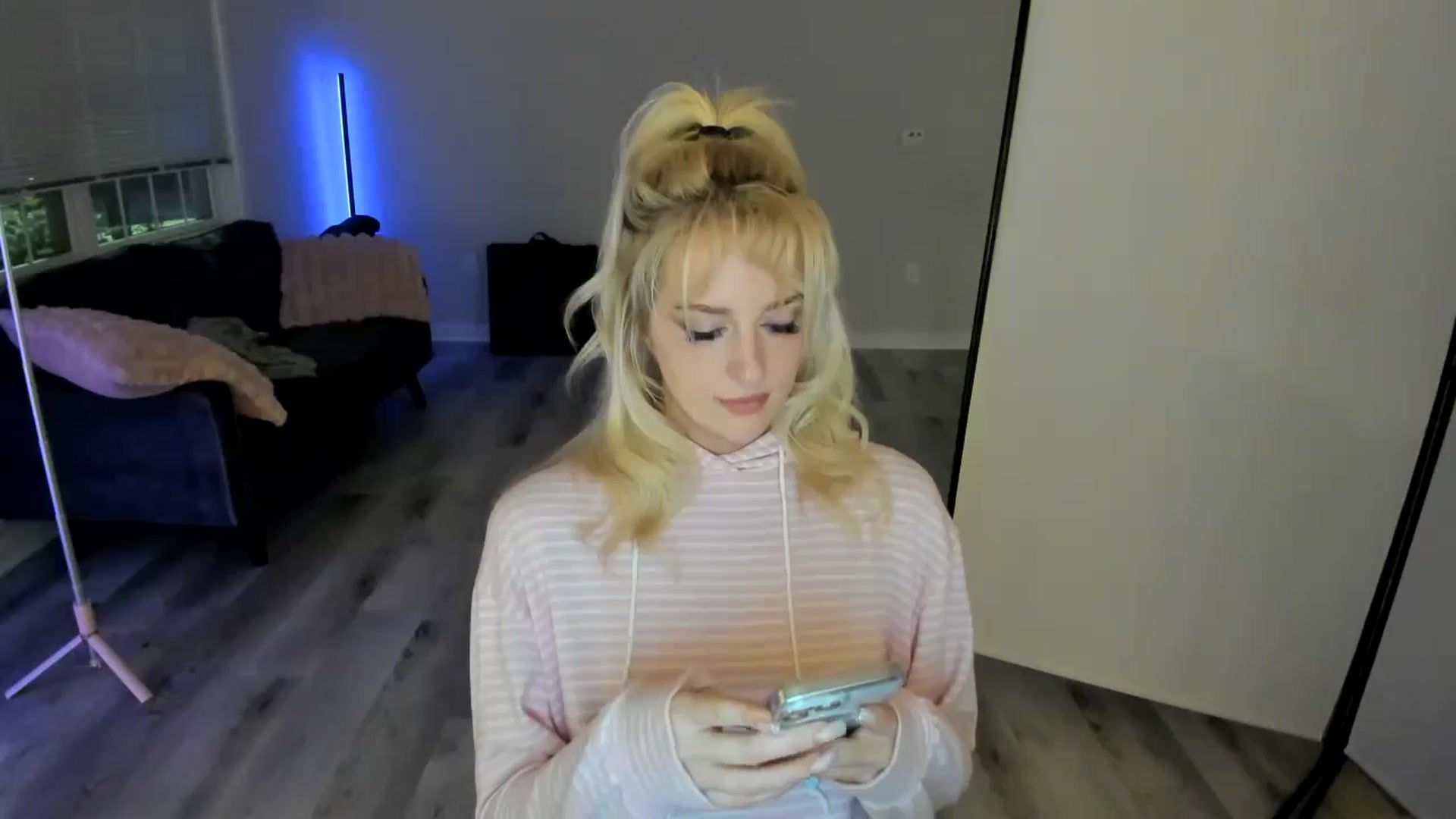 Gallery image thumbnail from Milk_Party's myfreecams stream on, 07/07/2024, 03:54 image 9 of 20