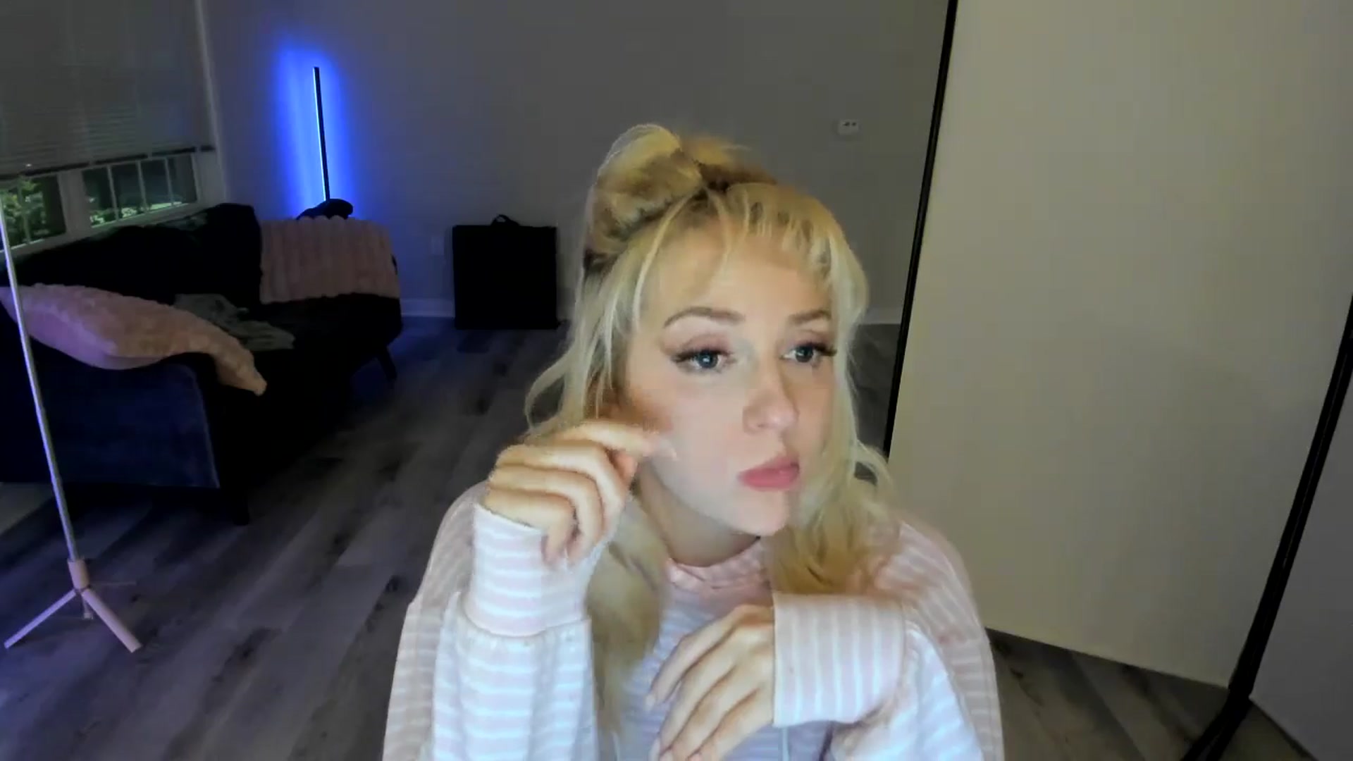 Gallery image thumbnail from Milk_Party's myfreecams stream on, 07/07/2024, 03:54 image 16 of 20
