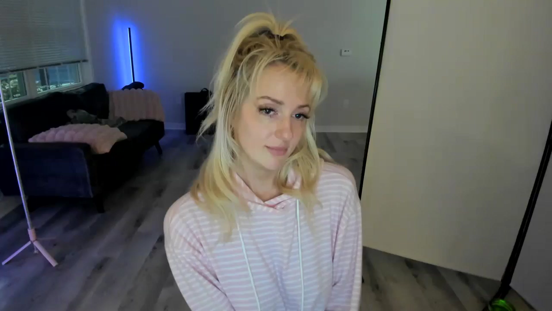Gallery image thumbnail from Milk_Party's myfreecams stream on, 07/08/2024, 04:19 image 1 of 20