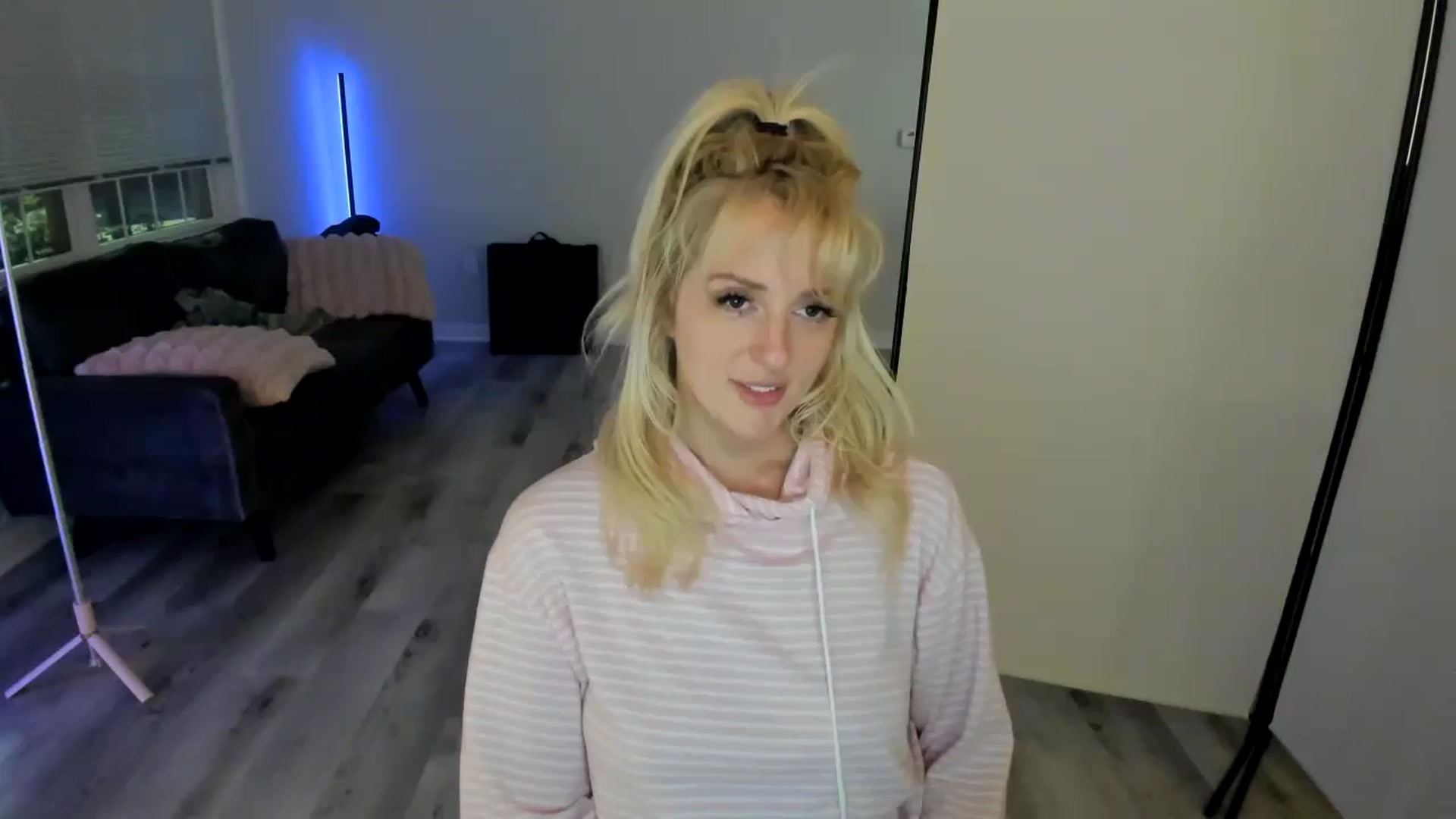 Gallery image thumbnail from Milk_Party's myfreecams stream on, 07/08/2024, 05:43 image 15 of 20