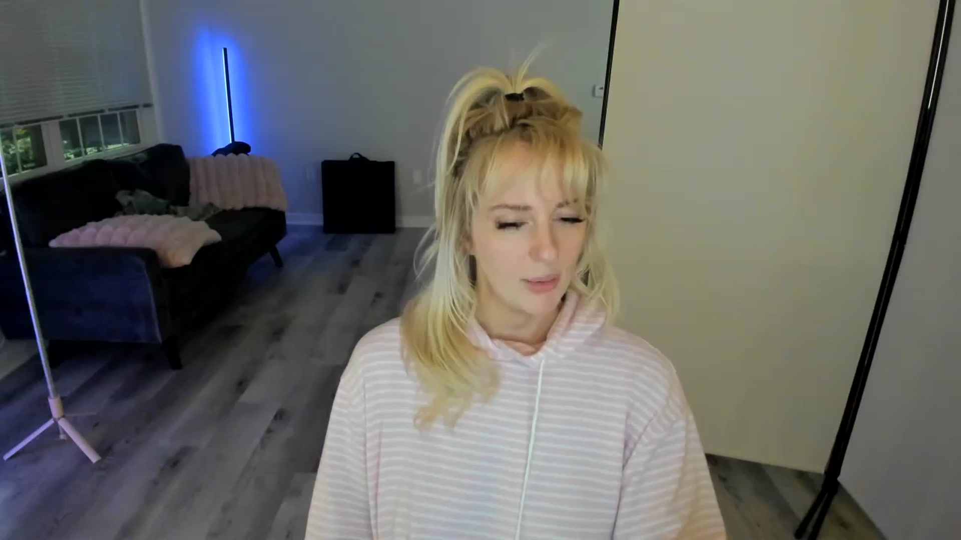 Gallery image thumbnail from Milk_Party's myfreecams stream on, 07/08/2024, 05:43 image 13 of 20