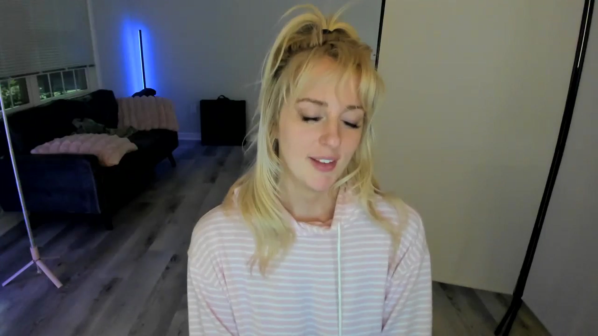 Gallery image thumbnail from Milk_Party's myfreecams stream on, 07/08/2024, 05:43 image 10 of 20