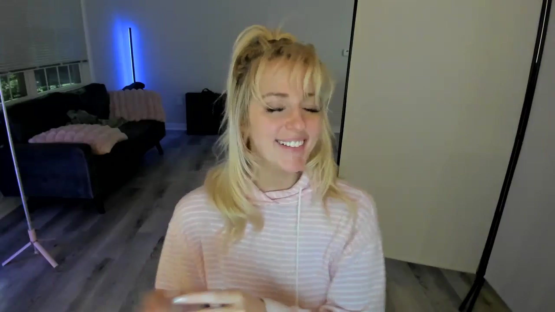 Gallery image thumbnail from Milk_Party's myfreecams stream on, 07/08/2024, 05:43 image 3 of 20