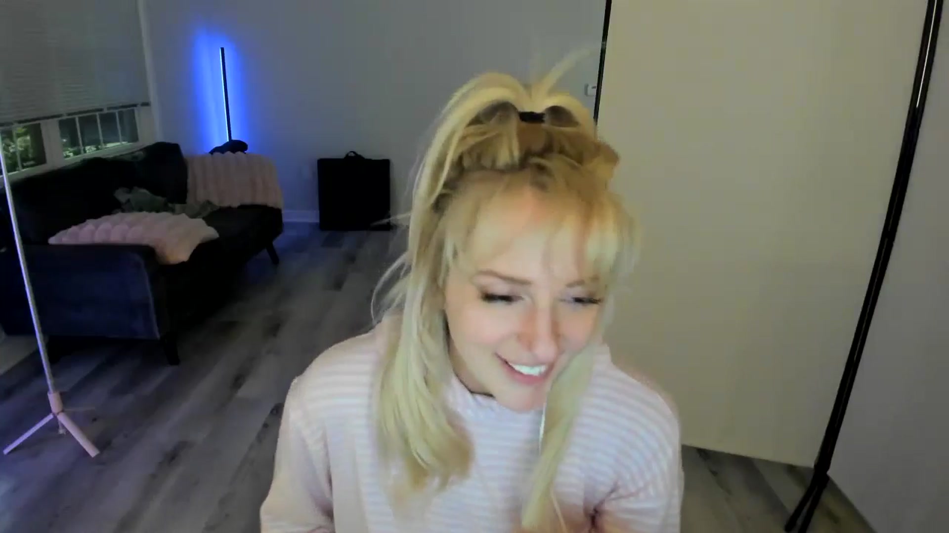 Gallery image thumbnail from Milk_Party's myfreecams stream on, 07/08/2024, 05:43 image 12 of 20