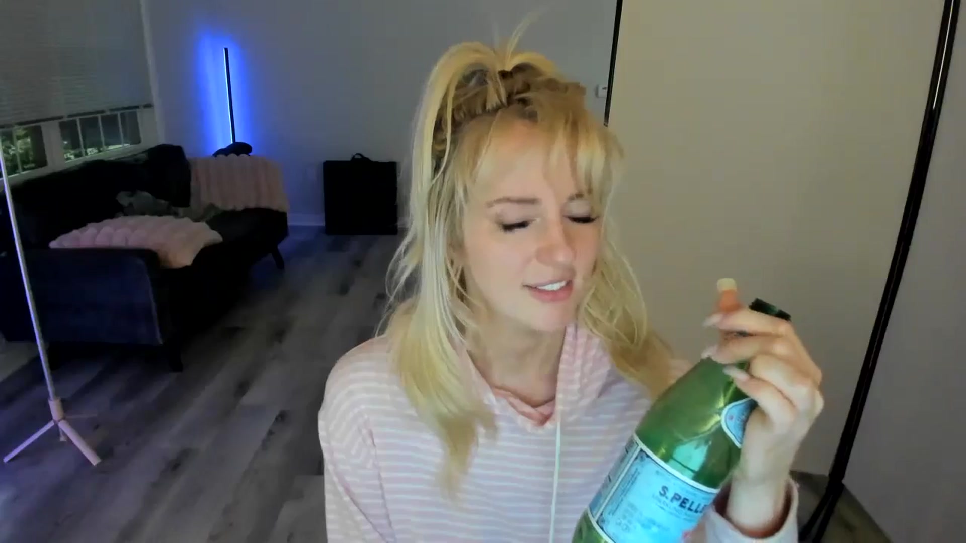 Gallery image thumbnail from Milk_Party's myfreecams stream on, 07/08/2024, 05:43 image 8 of 20