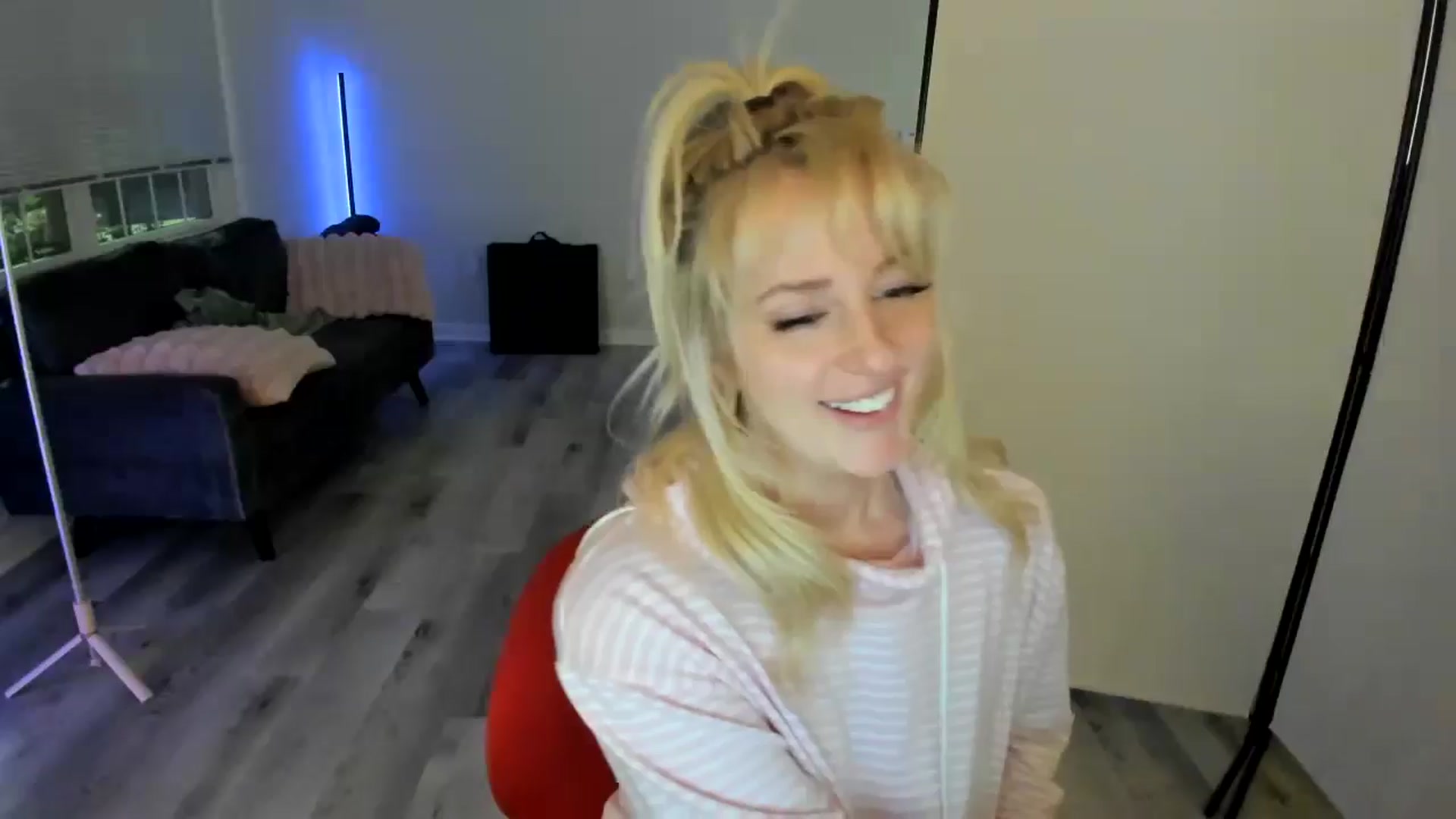 Gallery image thumbnail from Milk_Party's myfreecams stream on, 07/08/2024, 05:43 image 9 of 20