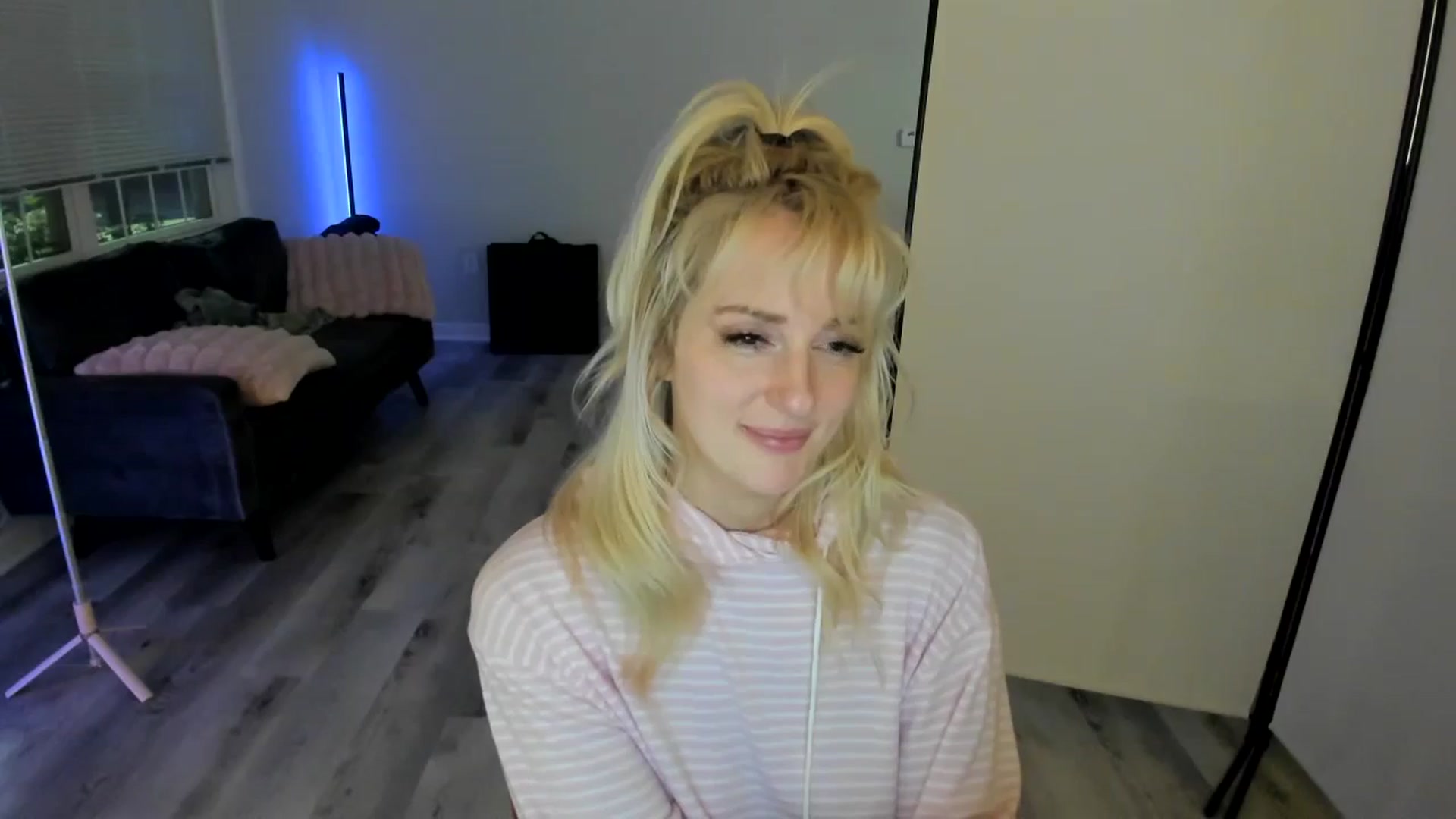 Gallery image thumbnail from Milk_Party's myfreecams stream on, 07/08/2024, 05:43 image 16 of 20