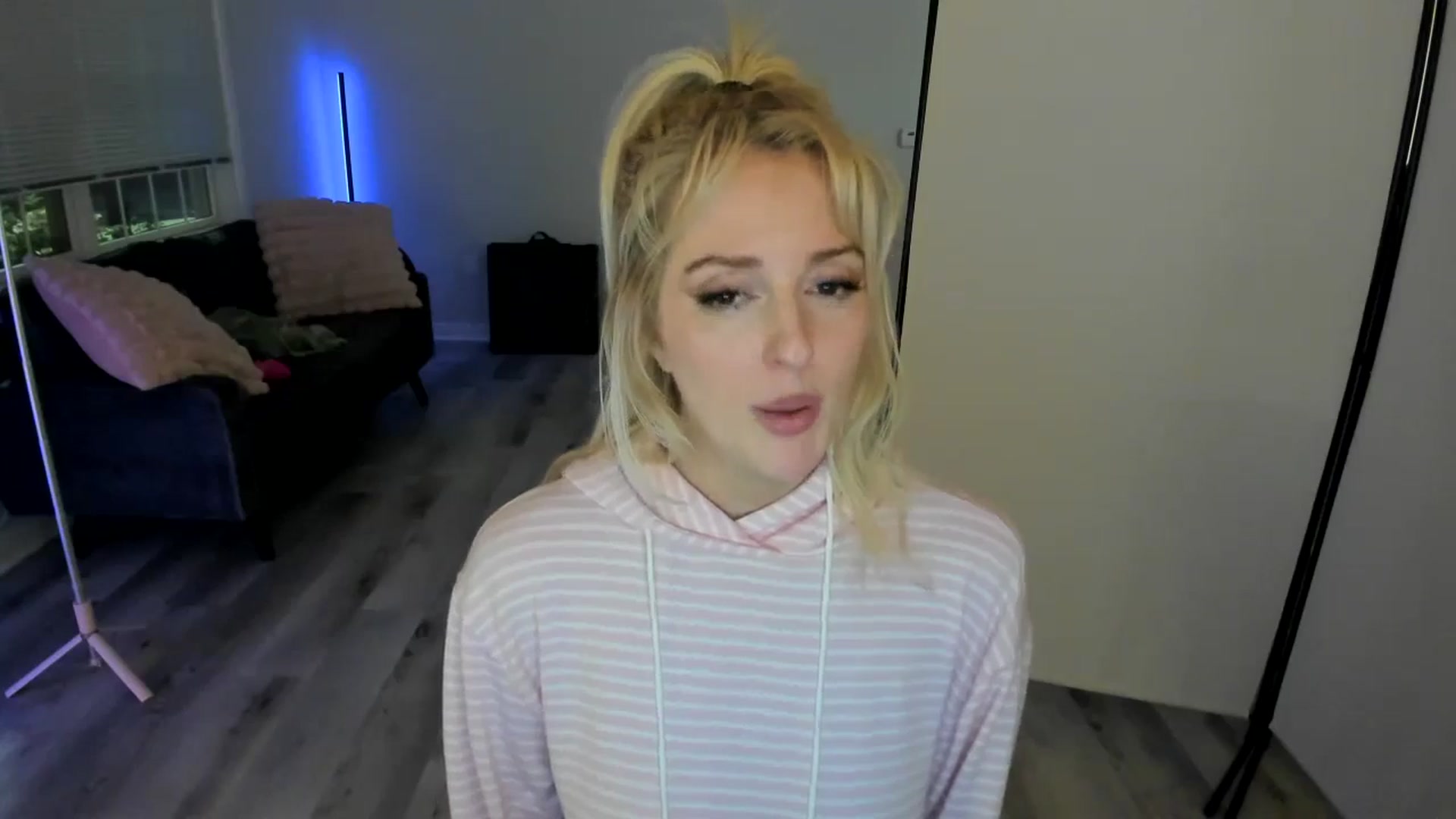 Gallery image thumbnail from Milk_Party's myfreecams stream on, 07/09/2024, 01:53 image 14 of 20
