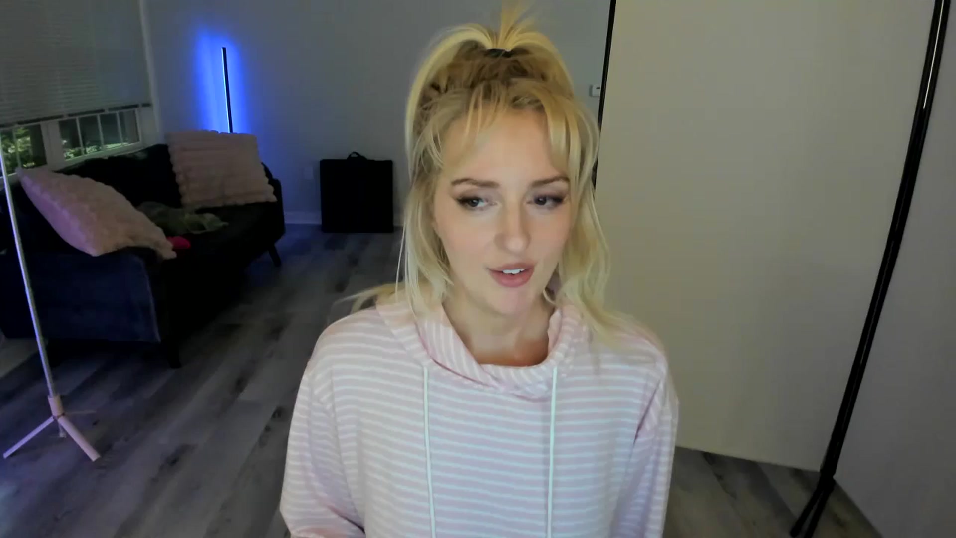 Gallery image thumbnail from Milk_Party's myfreecams stream on, 07/09/2024, 01:53 image 16 of 20