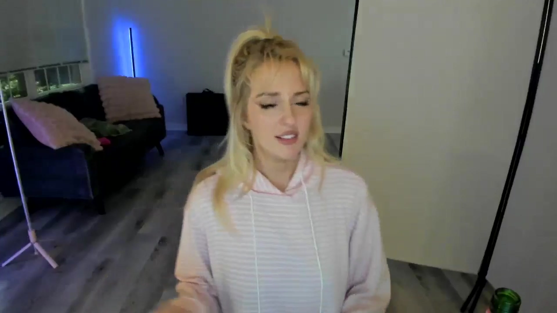 Gallery image thumbnail from Milk_Party's myfreecams stream on, 07/09/2024, 01:53 image 8 of 20