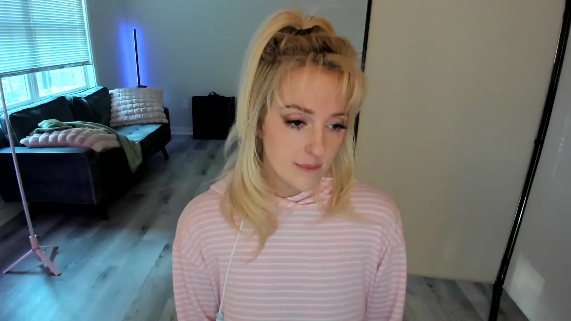 Gallery image thumbnail from Milk_Party's myfreecams stream on, 07/10/2024, 23:22 image 18 of 20
