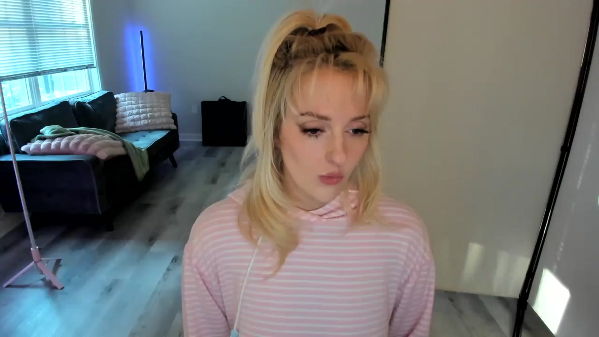 Gallery image thumbnail from Milk_Party's myfreecams stream on, 07/10/2024, 23:22 image 17 of 20