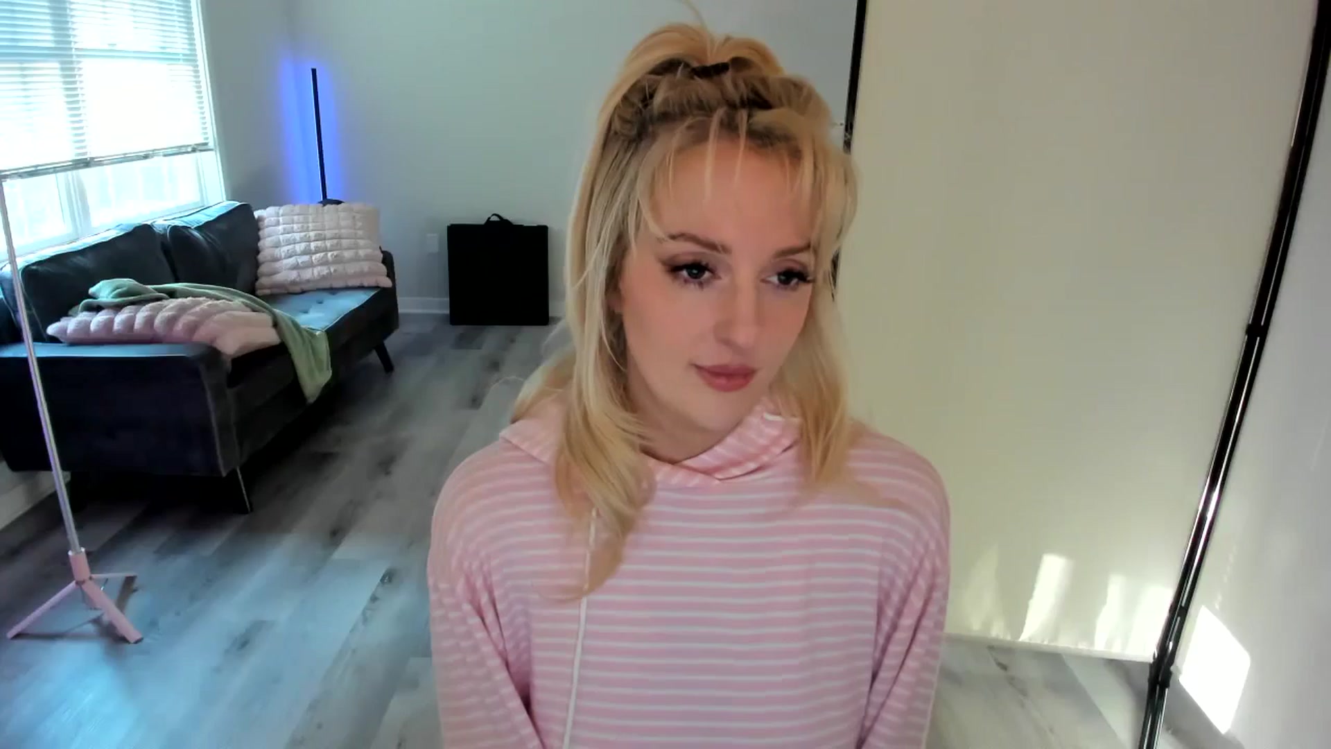 Gallery image thumbnail from Milk_Party's myfreecams stream on, 07/10/2024, 23:22 image 13 of 20