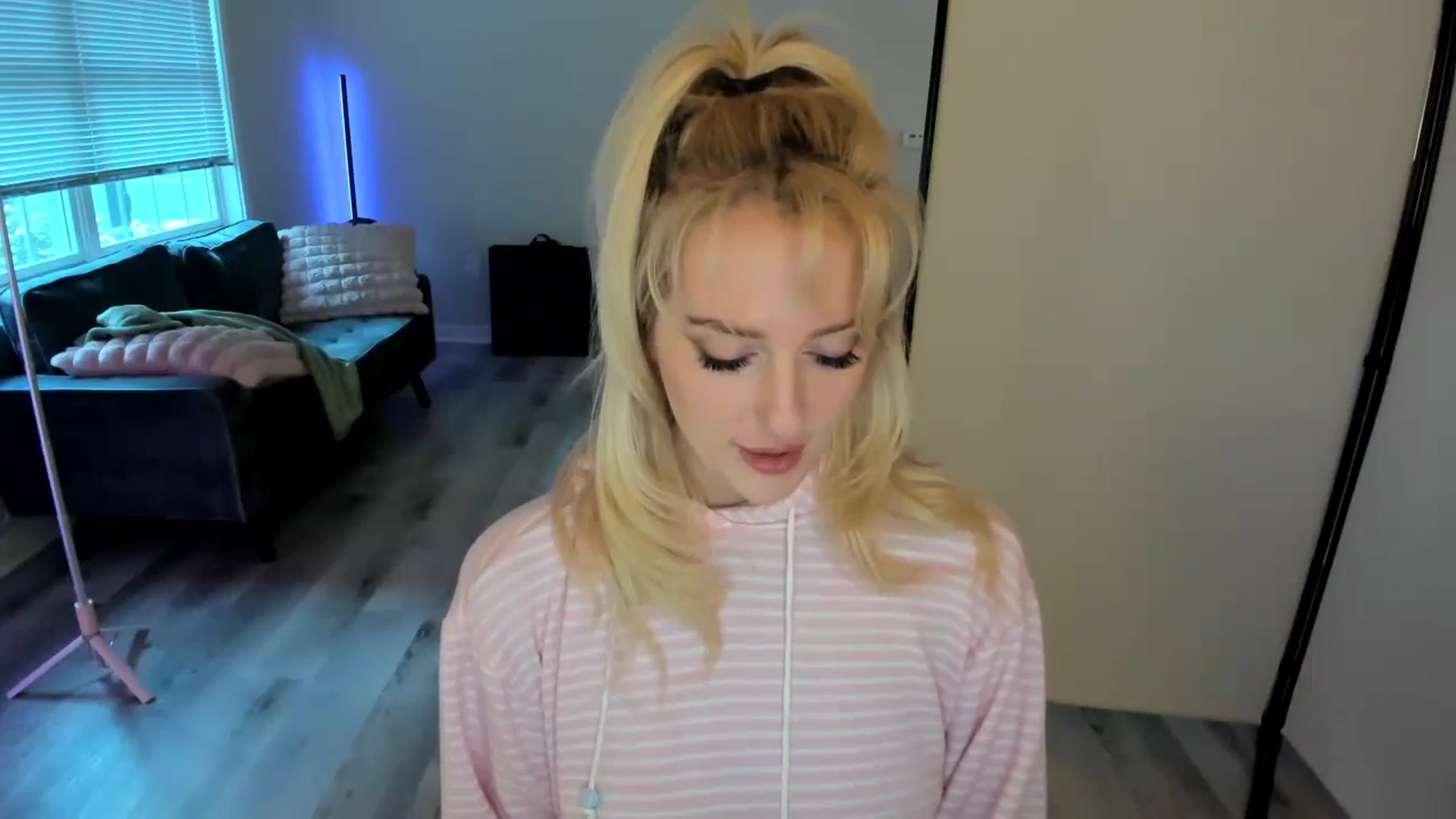 Gallery image thumbnail from Milk_Party's myfreecams stream on, 07/11/2024, 24:01 image 8 of 20