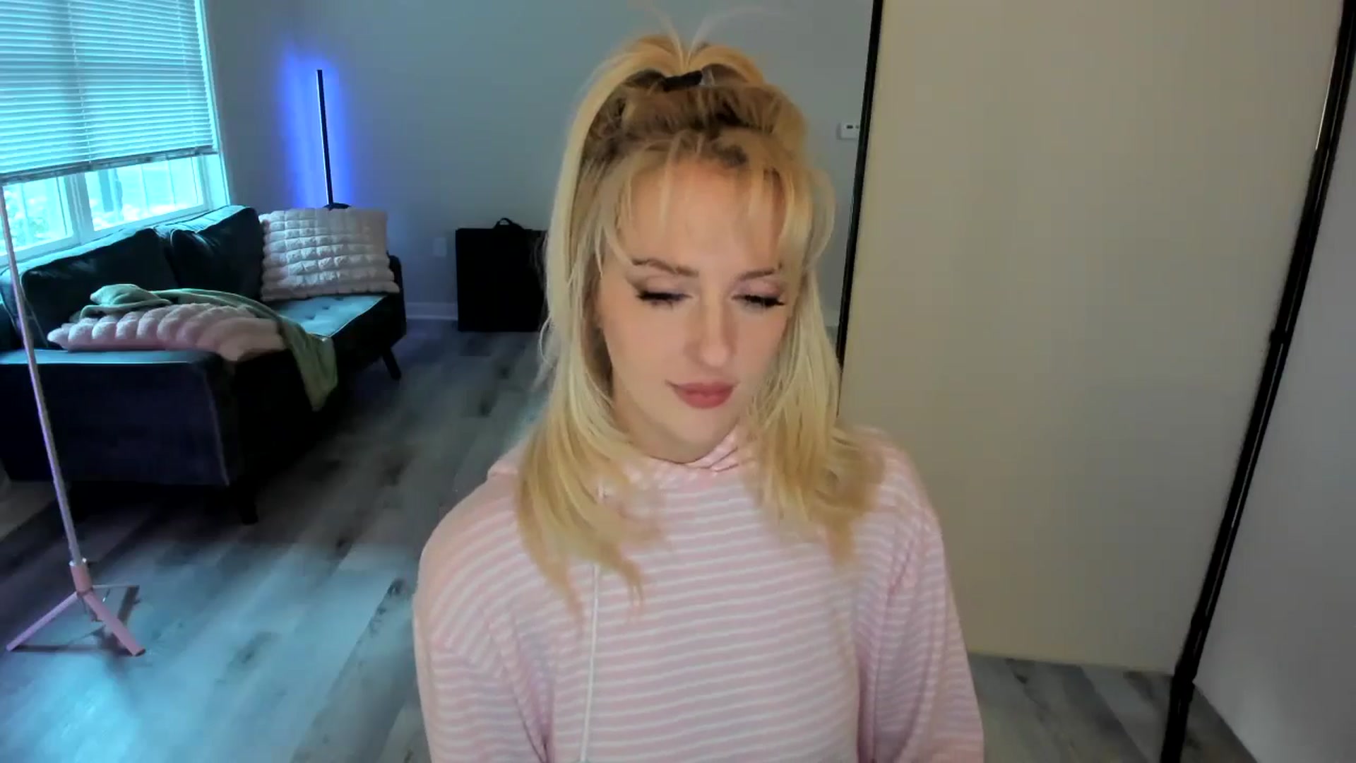 Gallery image thumbnail from Milk_Party's myfreecams stream on, 07/11/2024, 24:01 image 4 of 20