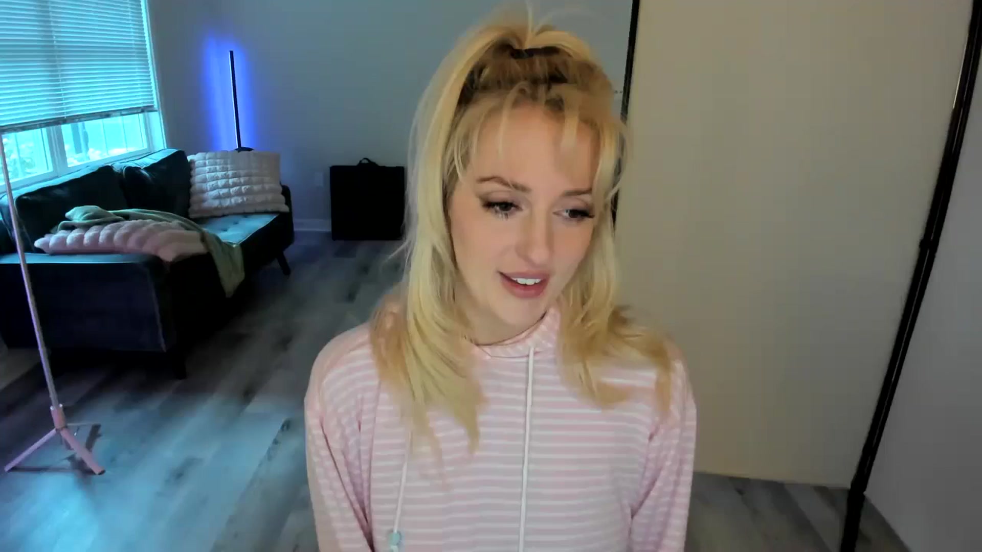 Gallery image thumbnail from Milk_Party's myfreecams stream on, 07/11/2024, 24:01 image 7 of 20