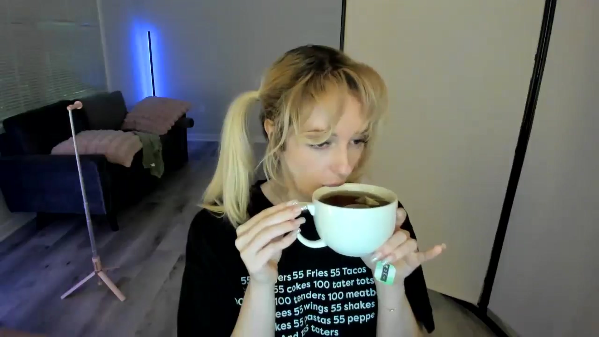 Gallery image thumbnail from Milk_Party's myfreecams stream on, 08/27/2024, 08:20 image 15 of 20
