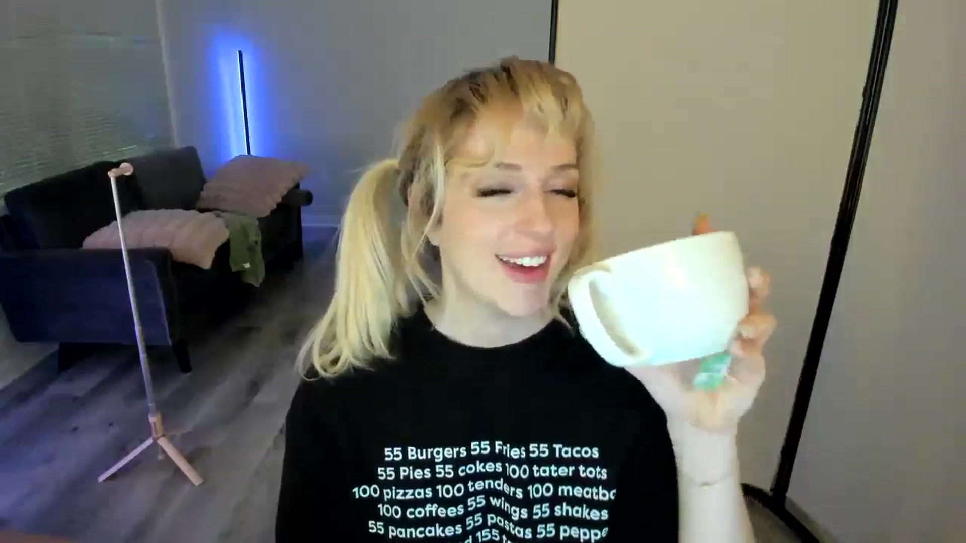 Gallery image thumbnail from Milk_Party's myfreecams stream on, 08/27/2024, 09:01 image 6 of 20
