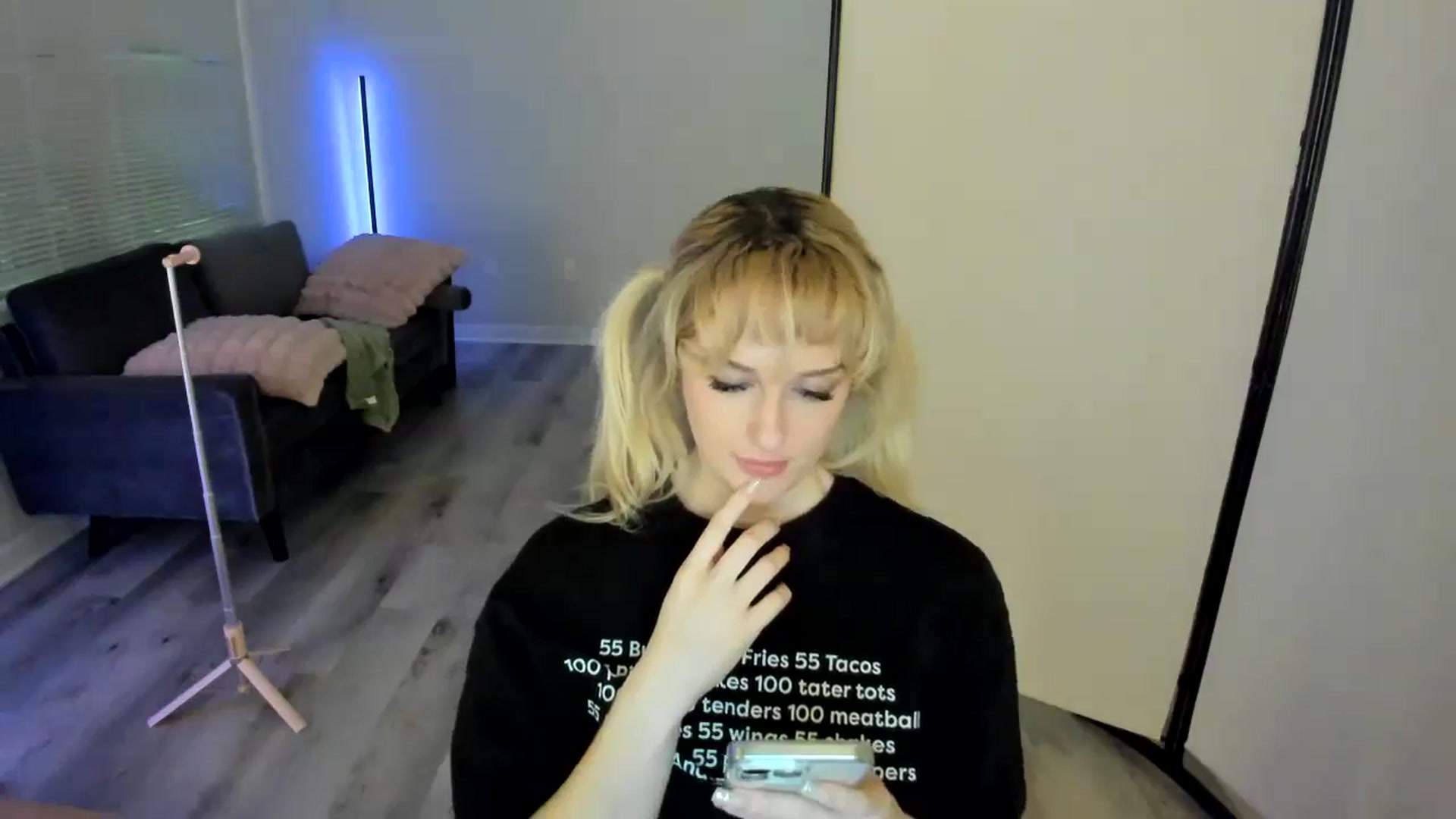 Gallery image thumbnail from Milk_Party's myfreecams stream on, 08/27/2024, 10:25 image 10 of 20
