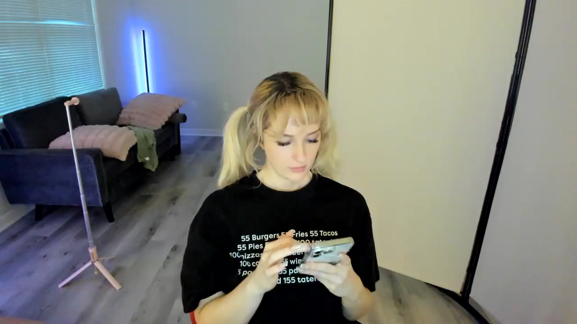 Gallery image thumbnail from Milk_Party's myfreecams stream on, 08/27/2024, 10:25 image 20 of 20