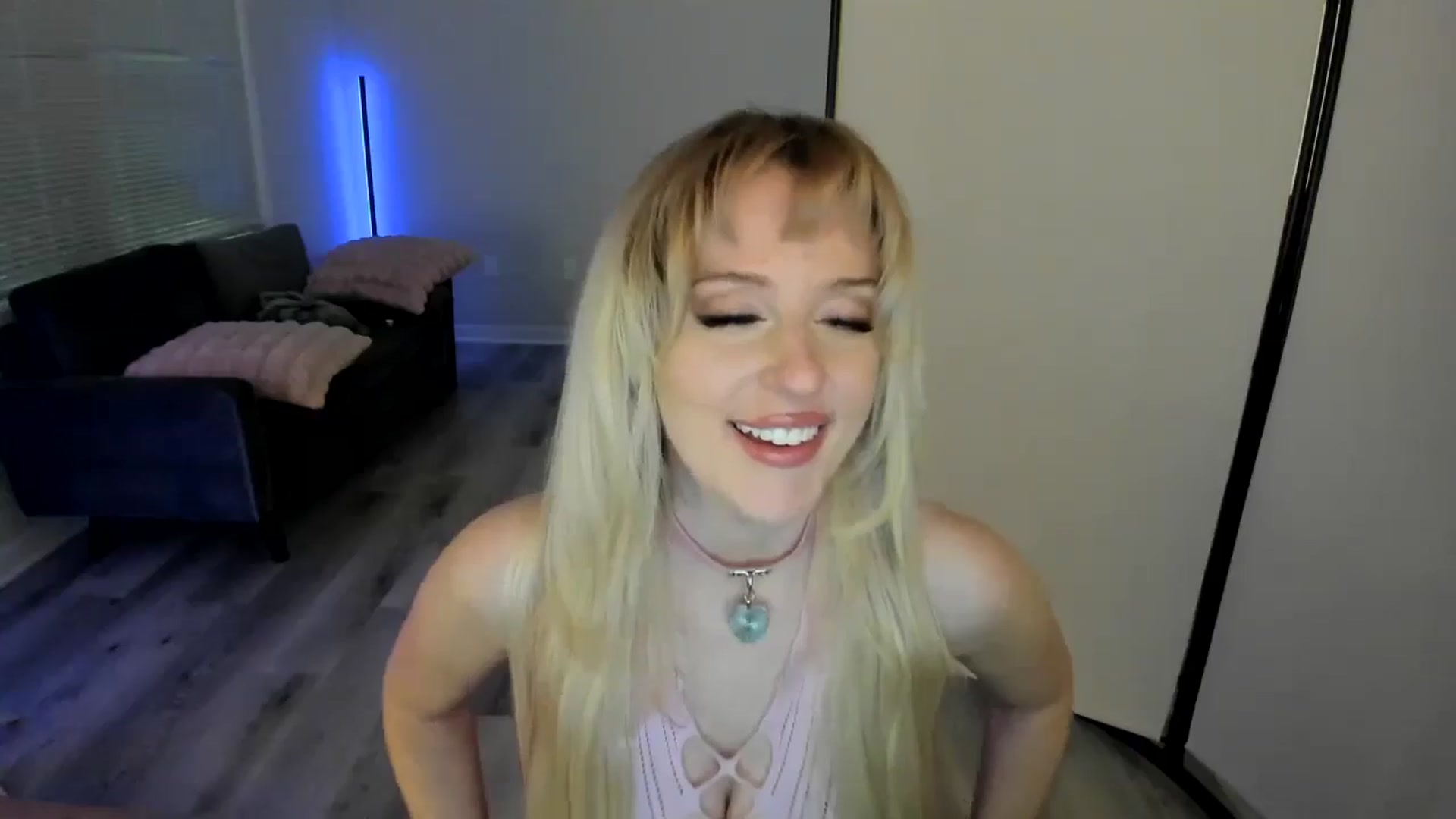 Gallery image thumbnail from Milk_Party's myfreecams stream on, 08/31/2024, 02:04 image 17 of 20