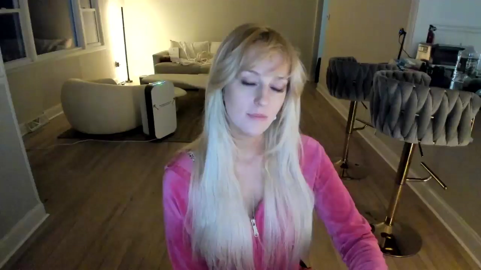 Gallery image thumbnail from Milk_Party's myfreecams stream on, 01/28/2025, 04:46 image 13 of 20