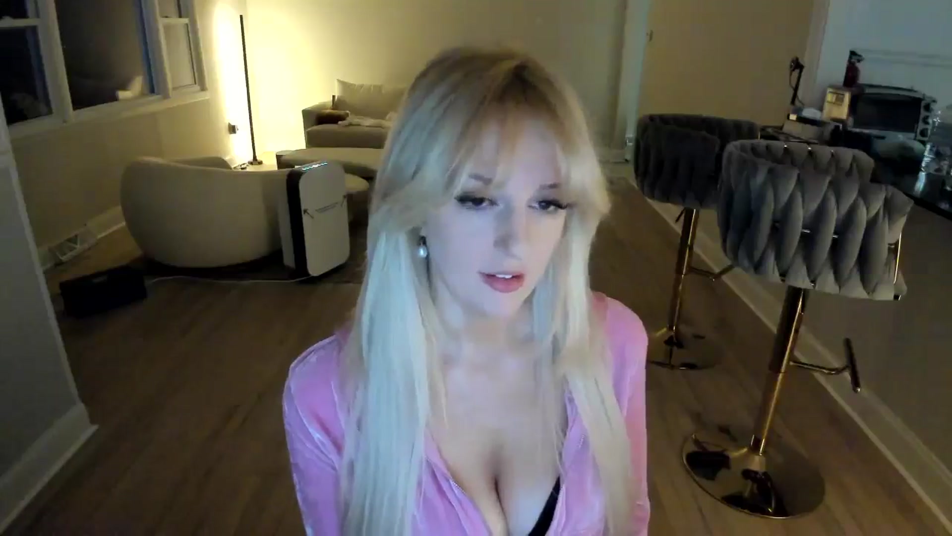 Gallery image thumbnail from Milk_Party's myfreecams stream on, 01/31/2025, 23:51 image 3 of 20