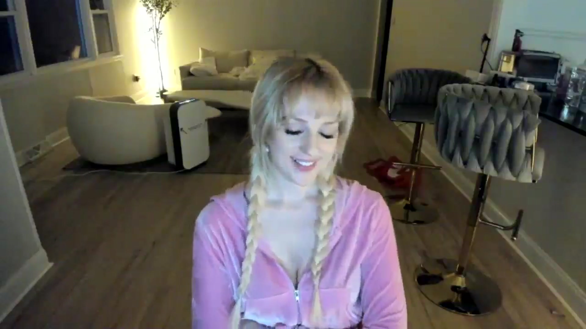 Gallery image thumbnail from Milk_Party's myfreecams stream on, 02/07/2025, 06:28 image 19 of 20