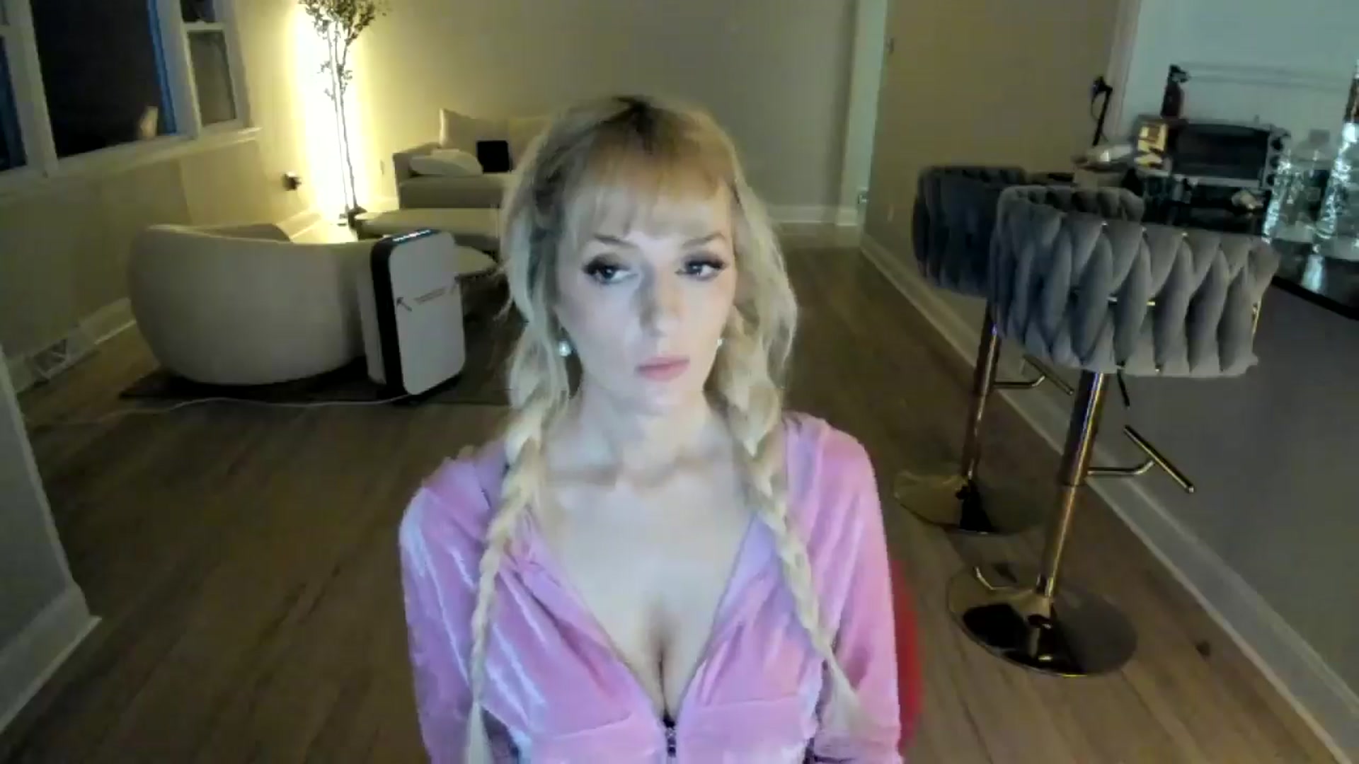 Gallery image thumbnail from Milk_Party's myfreecams stream on, 02/10/2025, 05:23 image 17 of 20