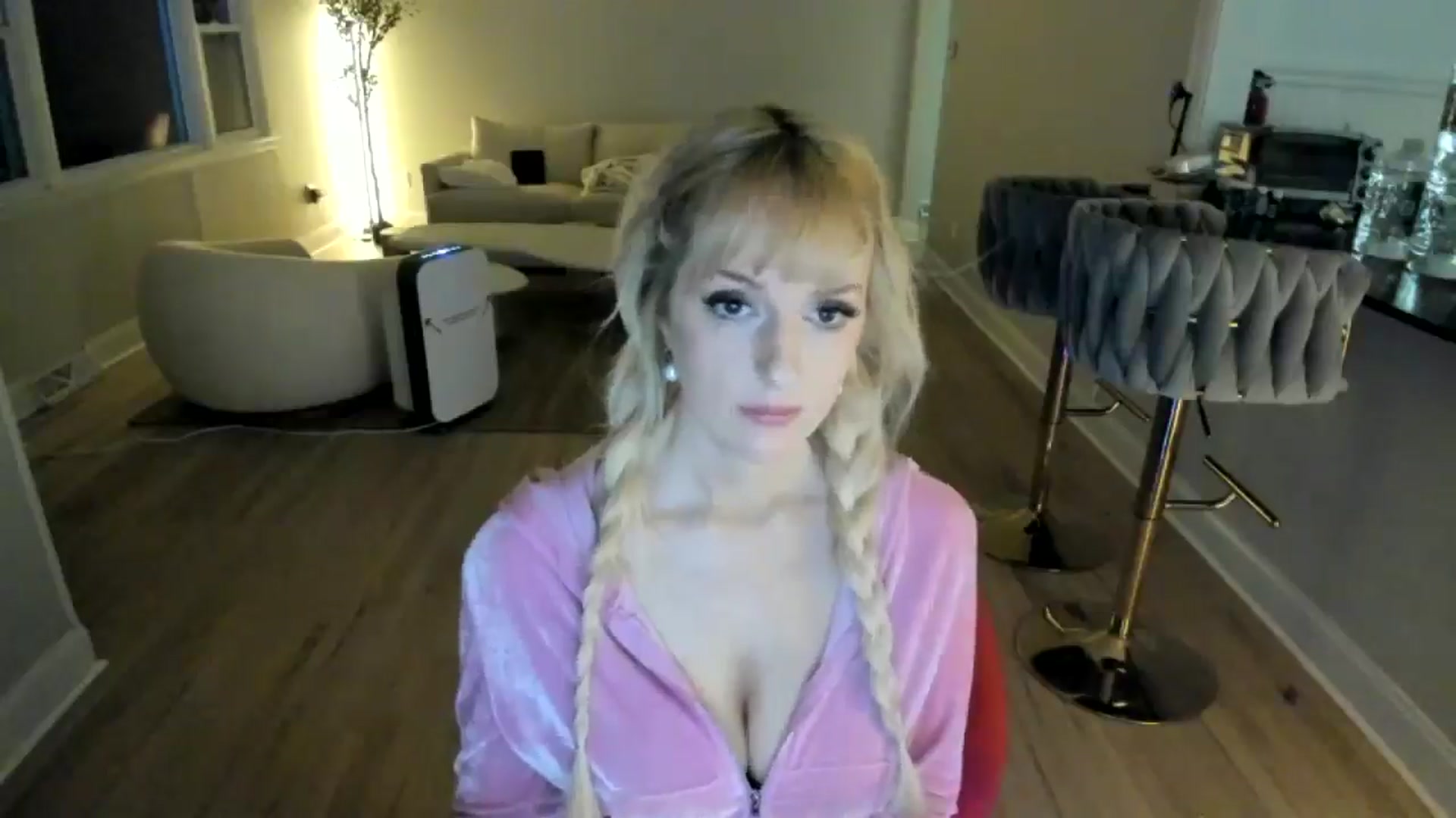 Gallery image thumbnail from Milk_Party's myfreecams stream on, 02/10/2025, 05:23 image 16 of 20