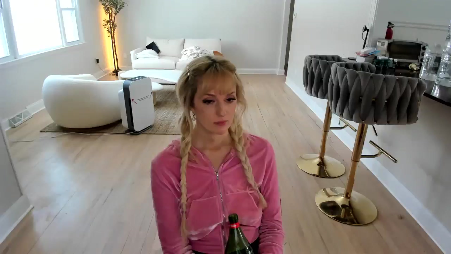 Gallery image thumbnail from Milk_Party's myfreecams stream on, 02/10/2025, 15:28 image 18 of 20