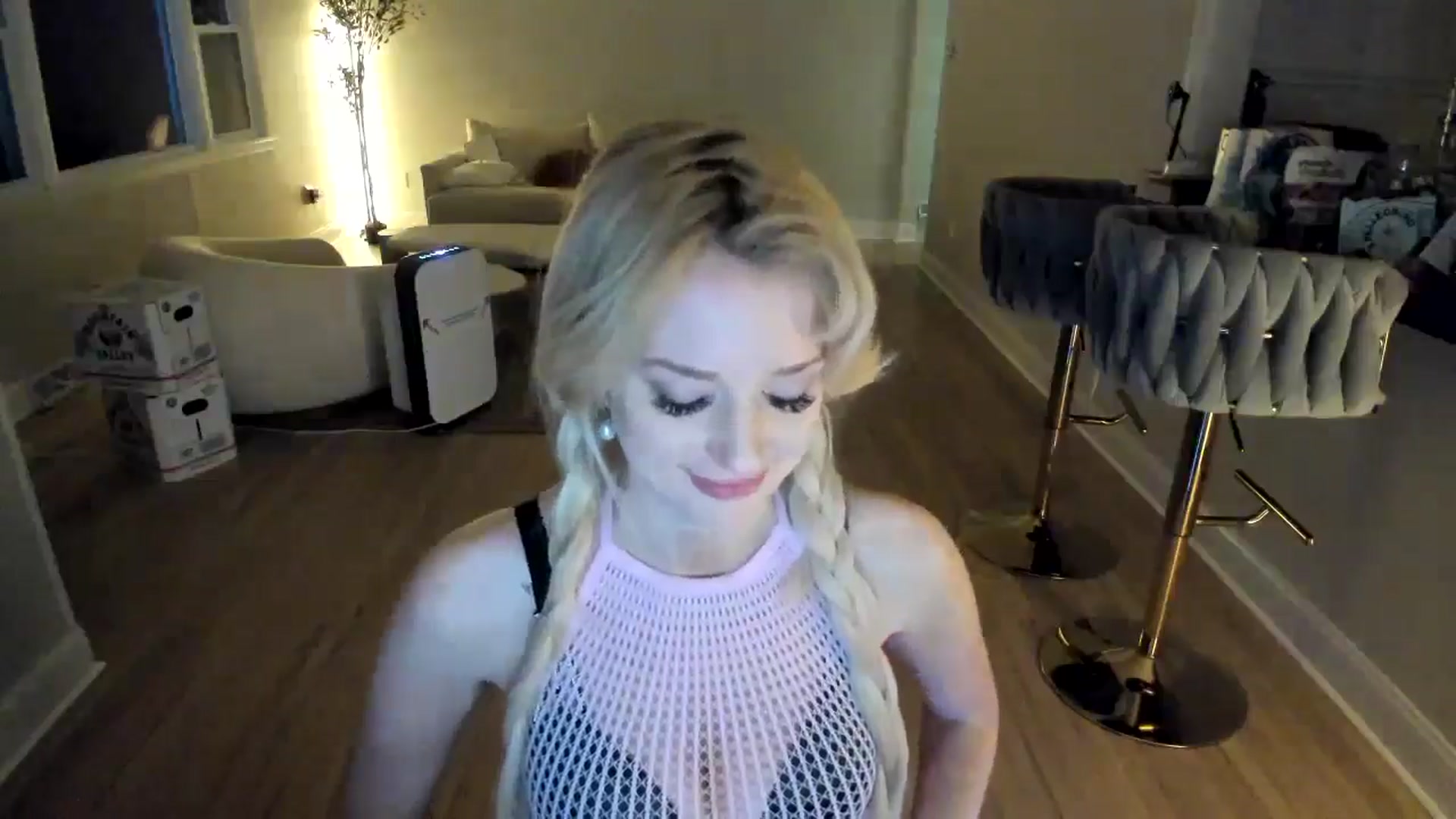 Gallery image thumbnail from Milk_Party's myfreecams stream on, 02/19/2025, 05:17 image 4 of 20