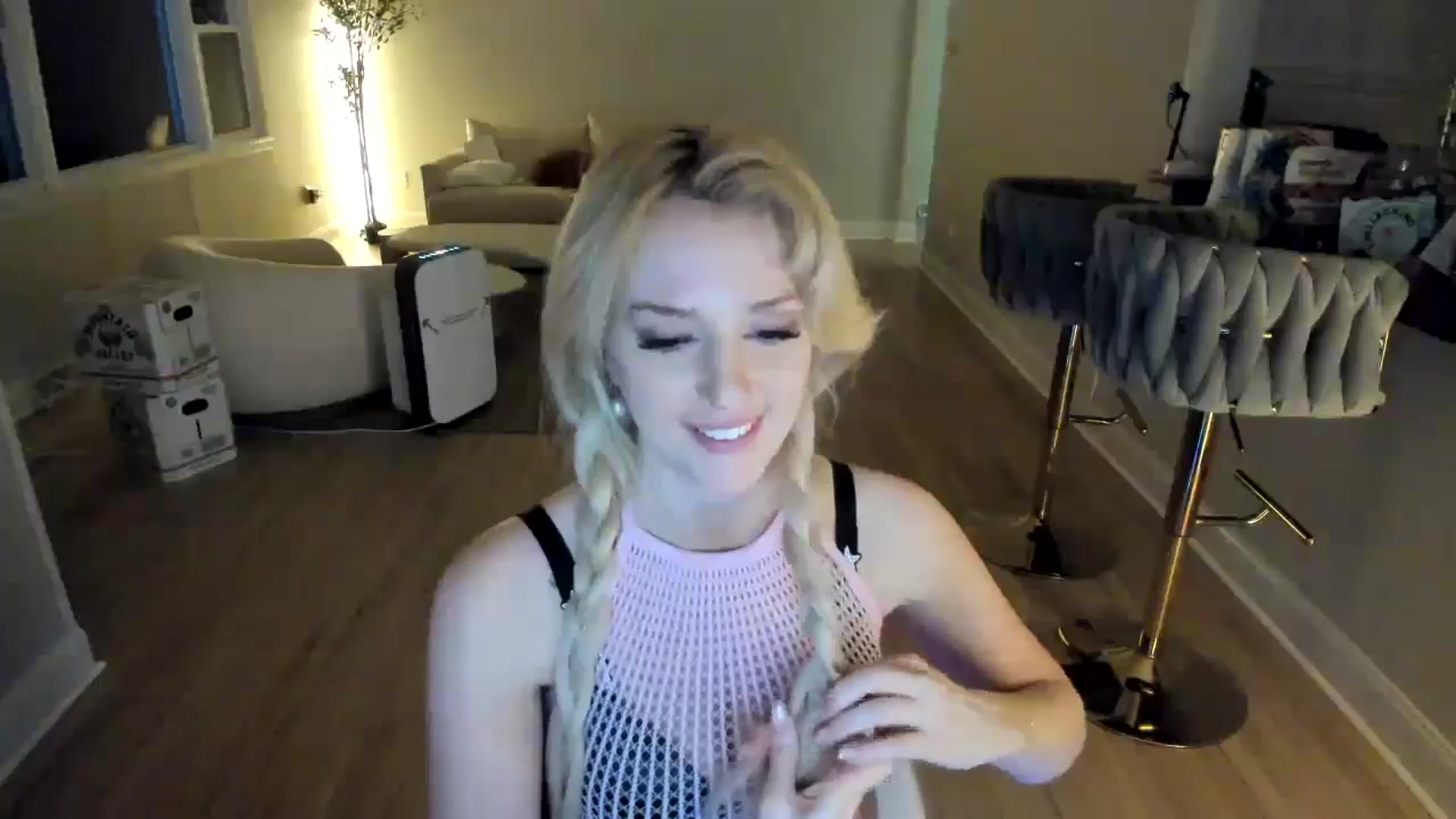 Gallery image thumbnail from Milk_Party's myfreecams stream on, 02/19/2025, 05:17 image 14 of 20