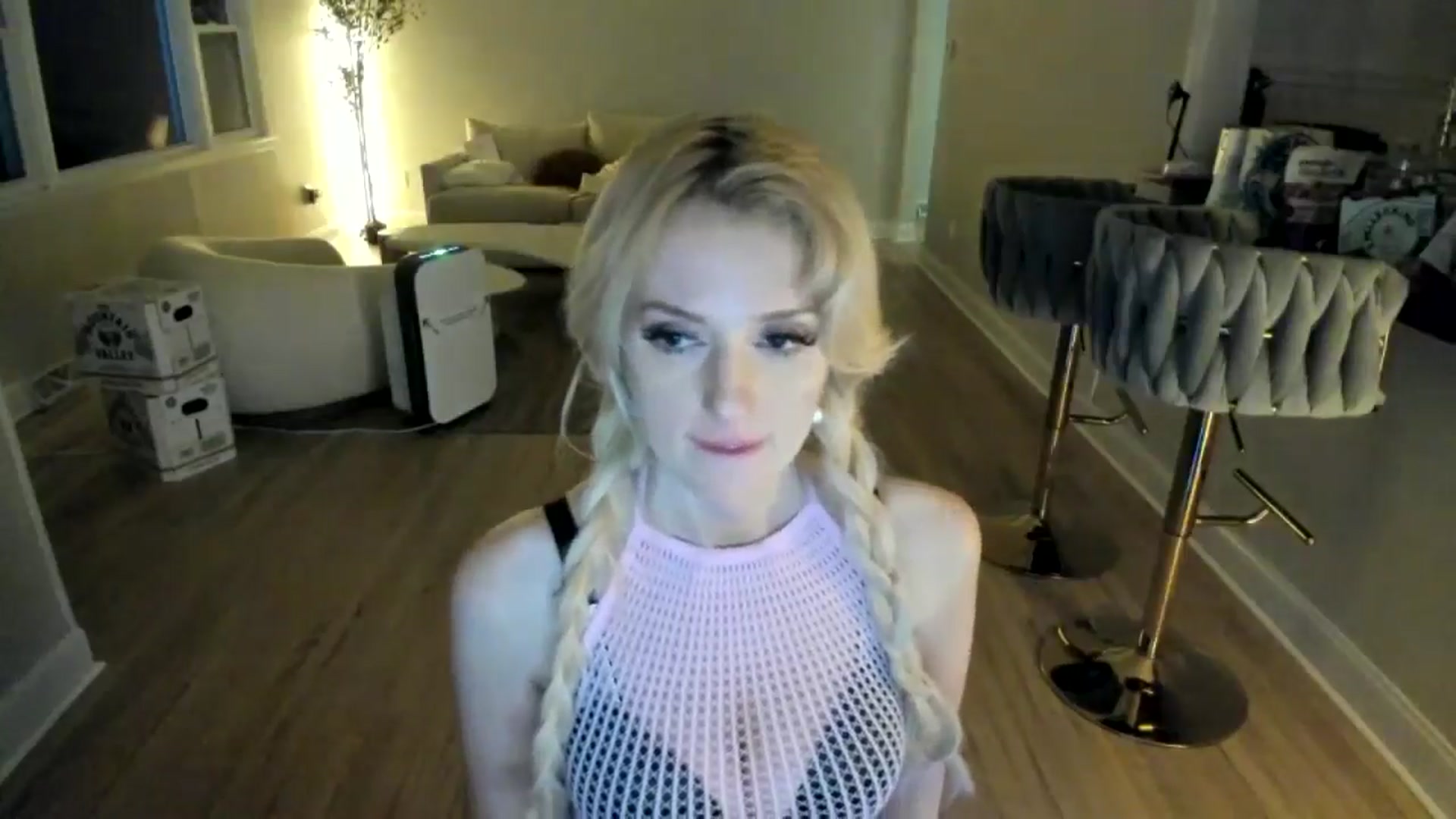 Gallery image thumbnail from Milk_Party's myfreecams stream on, 02/19/2025, 06:10 image 10 of 20
