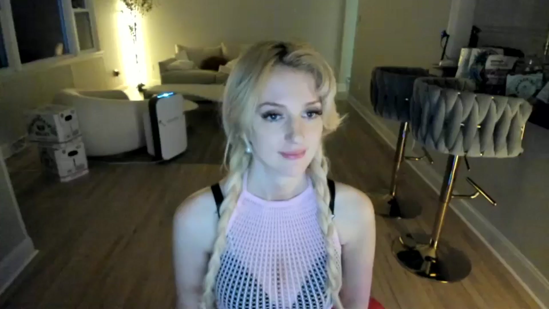 Gallery image thumbnail from Milk_Party's myfreecams stream on, 02/19/2025, 06:10 image 4 of 20