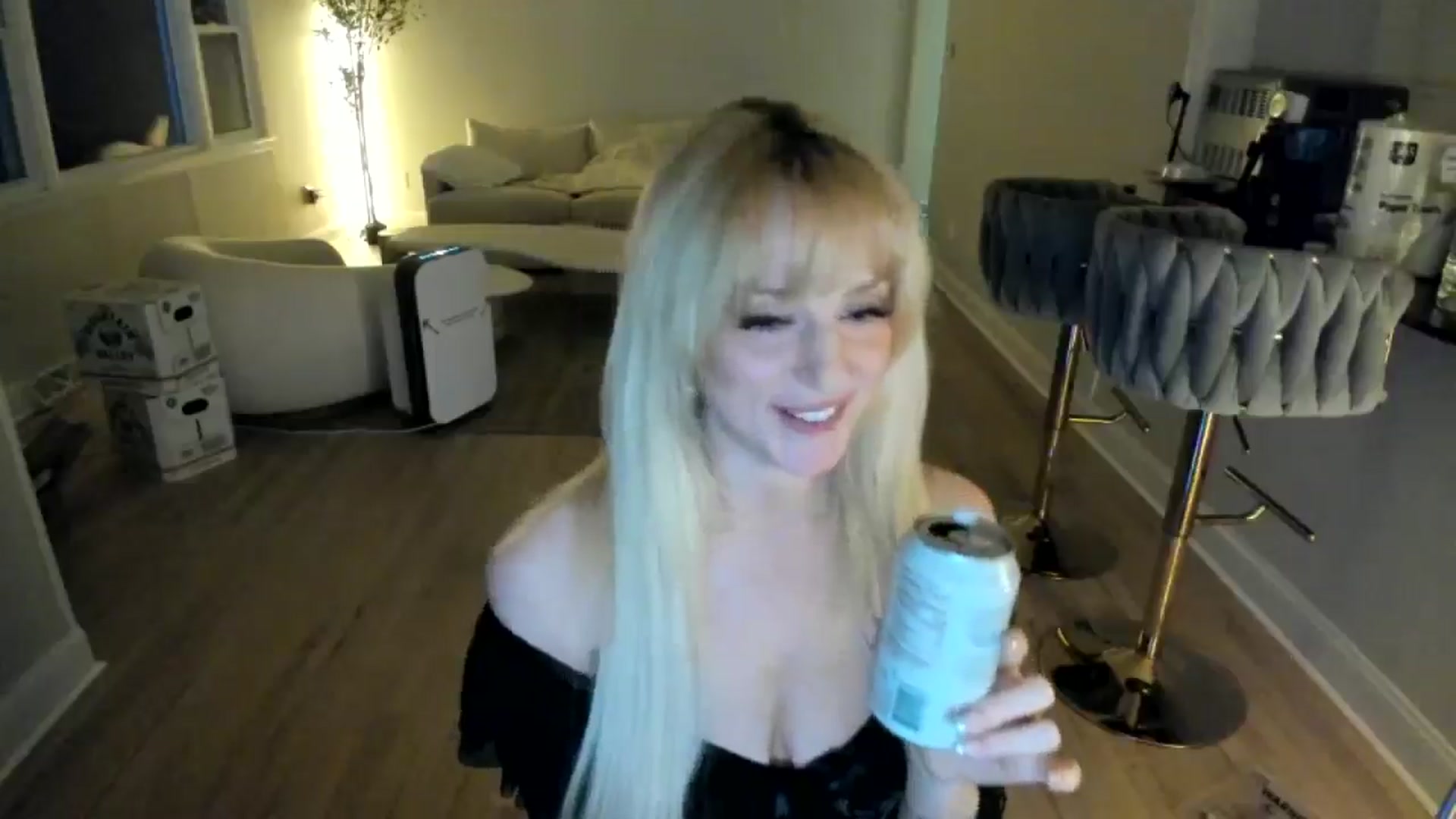 Gallery image thumbnail from Milk_Party's myfreecams stream on, 02/27/2025, 02:41 image 4 of 20