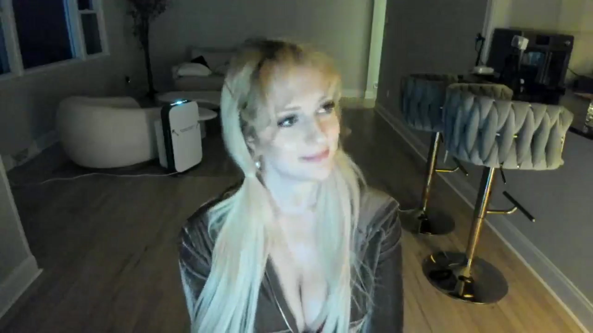 Gallery image thumbnail from Milk_Party's myfreecams stream on, 03/03/2025, 04:37 image 12 of 20