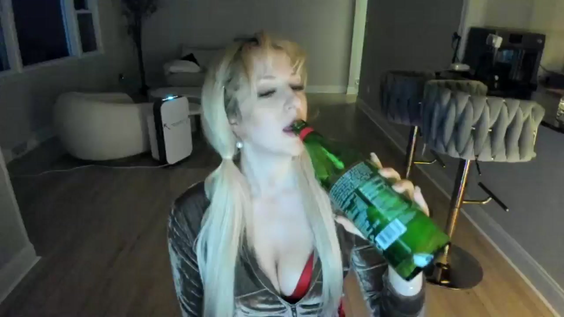 Gallery image thumbnail from Milk_Party's myfreecams stream on, 03/03/2025, 04:37 image 1 of 20