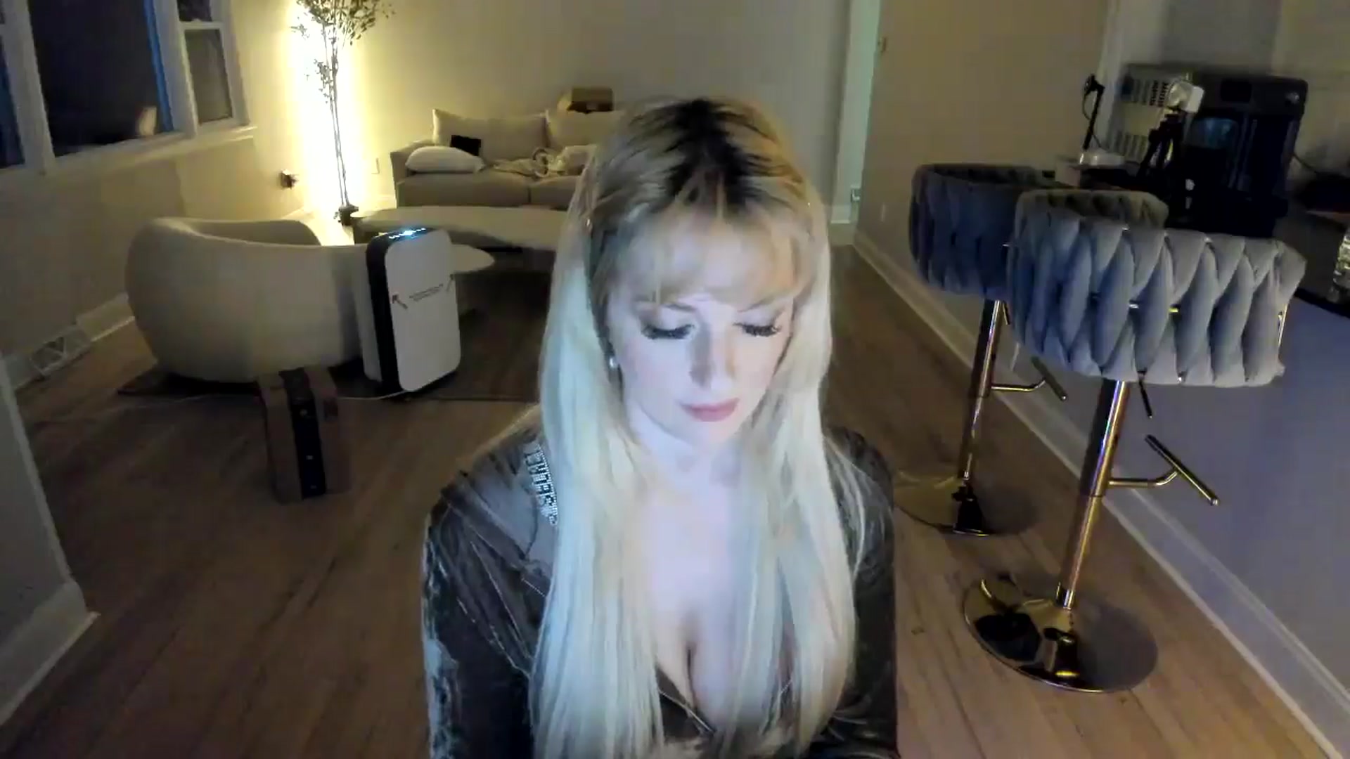Gallery image thumbnail from Milk_Party's myfreecams stream on, 03/04/2025, 24:56 image 15 of 20
