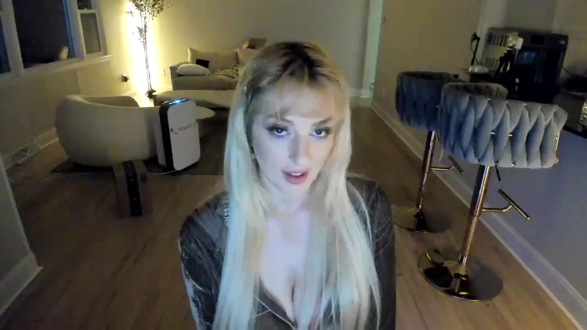 Gallery image thumbnail from Milk_Party's myfreecams stream on, 03/04/2025, 24:56 image 18 of 20